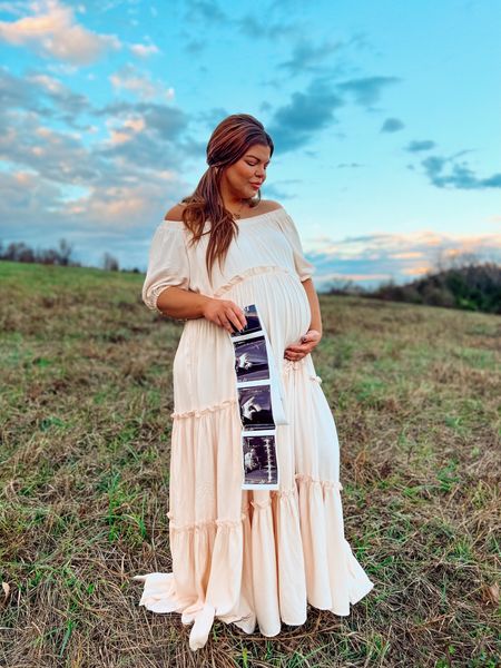 This dress is my day 6 of maternity outfits. Sold out in cream but comes in a beautiful pink! Currently 30% off and I’m in a large. 



#LTKbump #LTKunder100