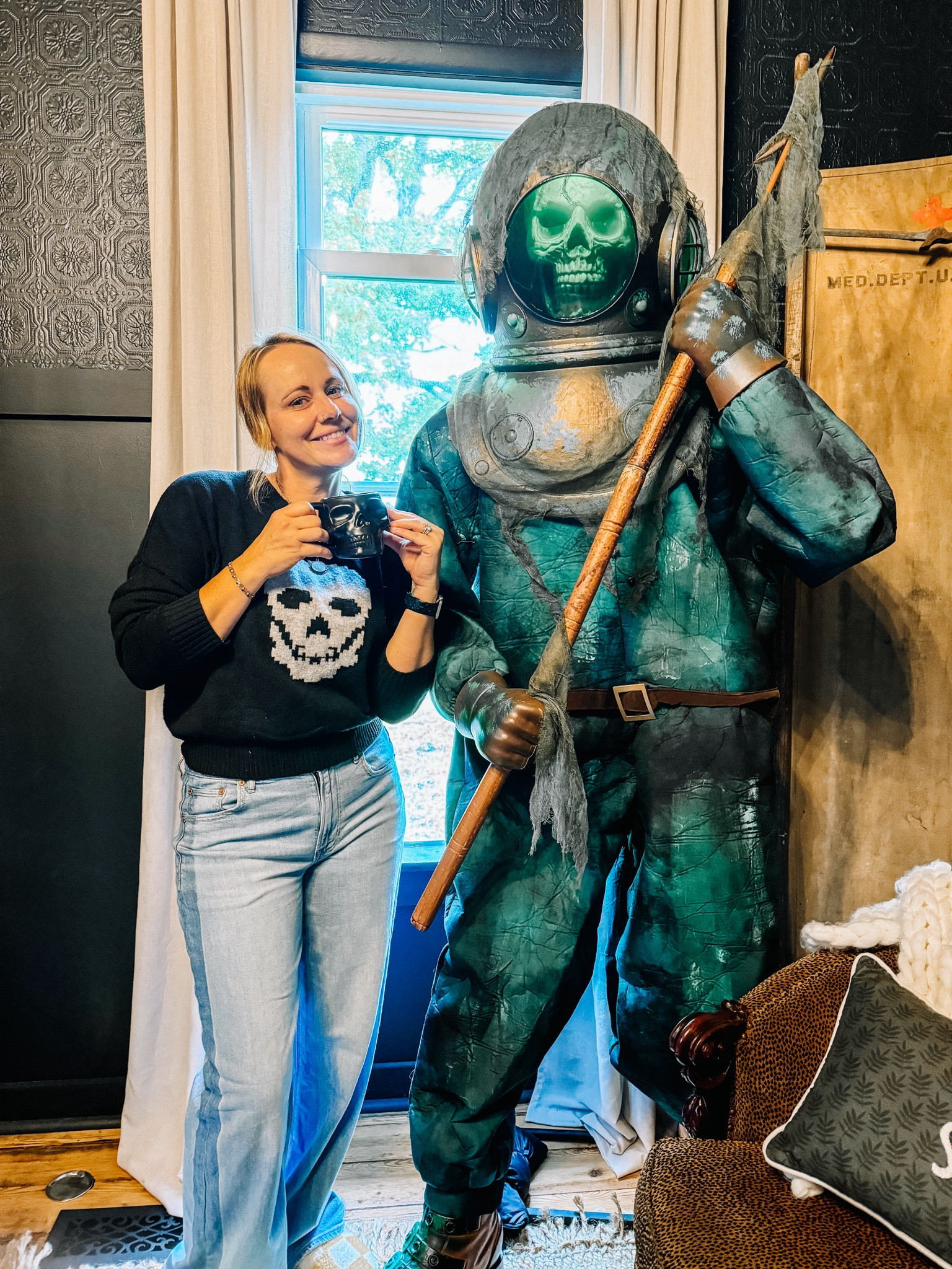 Comfortable cropped skull sweater for under $15!

#LTKFindsUnder50 #LTKHalloween #LTKSeasonal