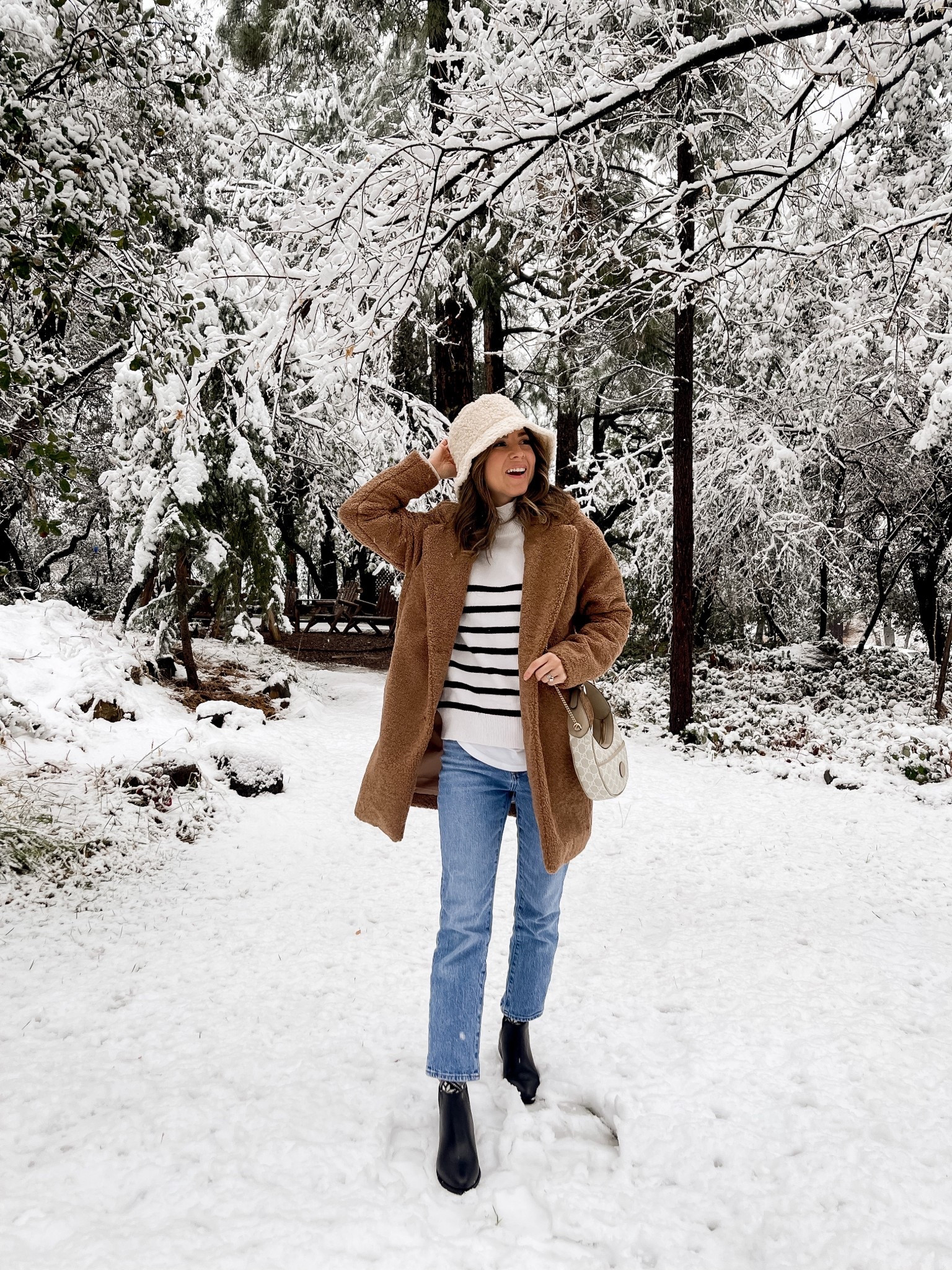 Coziest winter outfit for a 5’2 mom.
Teddy coat, striped sweater, straight-leg denim, and waterproof boots that don’t make petites look bulky.
Linking the exact pieces + similar budget-friendly options.



#LTKSeasonal #LTKHoliday #LTKPetite