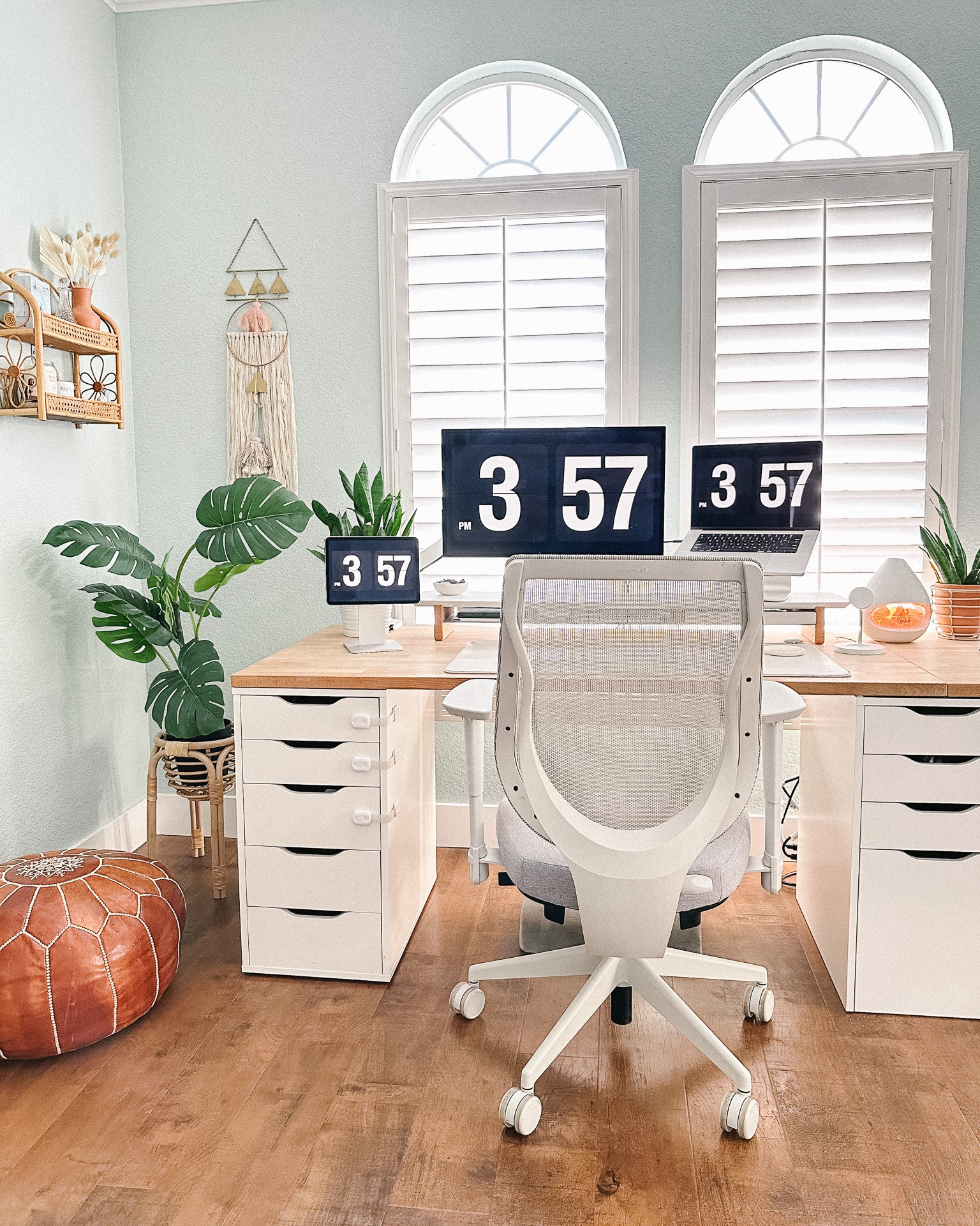 It’s been awhile since I’ve shown you my home office. Last year, the hubby and I moved our shared office space downstairs opposite the playroom. Now there’s more room for everyone! Here’s a look at our current cozy setup.⁣

#LTKhome