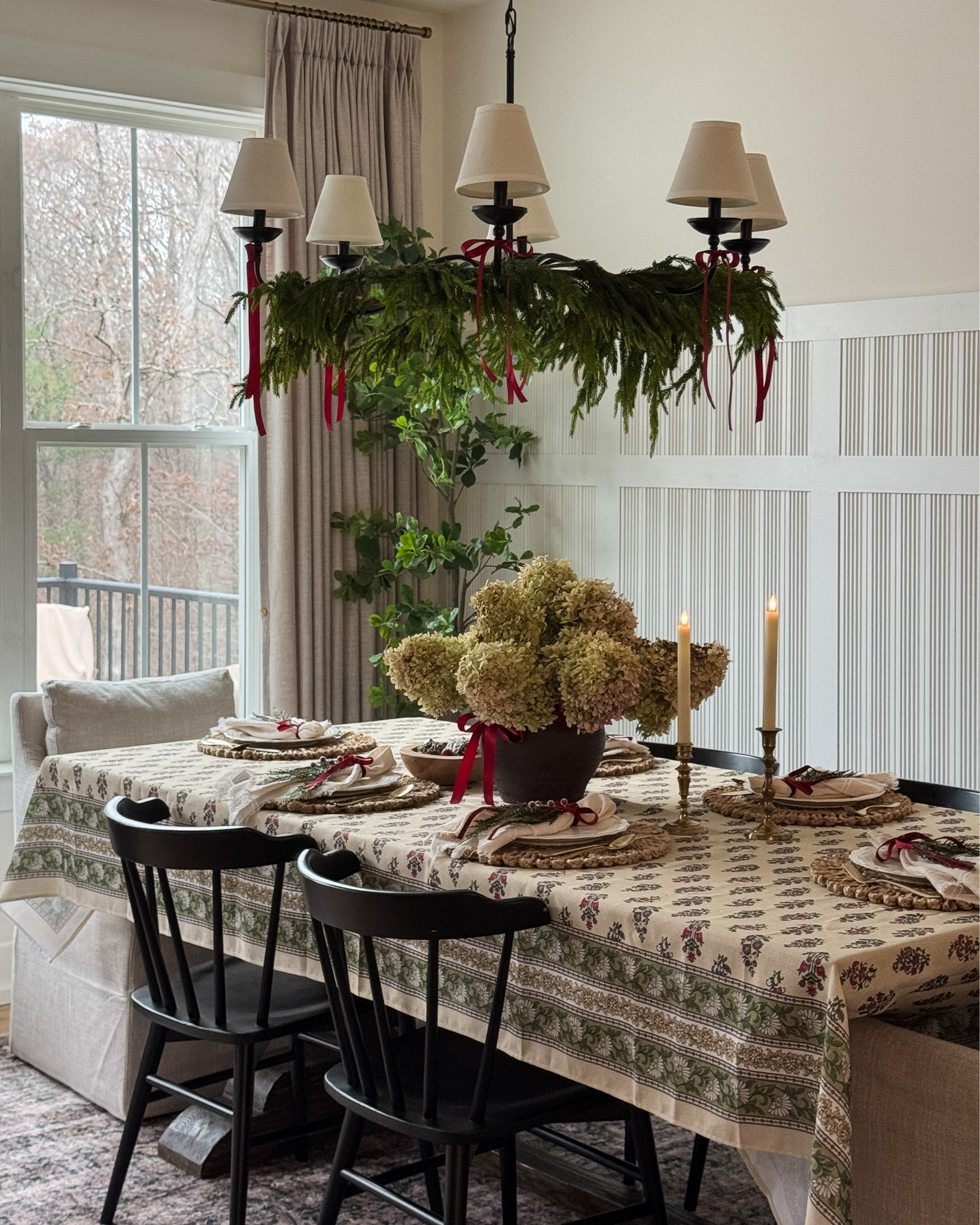 I love creating different tablescapes and this holiday tablescapes has to be one of my favorites!

Christmas dining room


#LTKHoliday #LTKHome #LTKSaleAlert