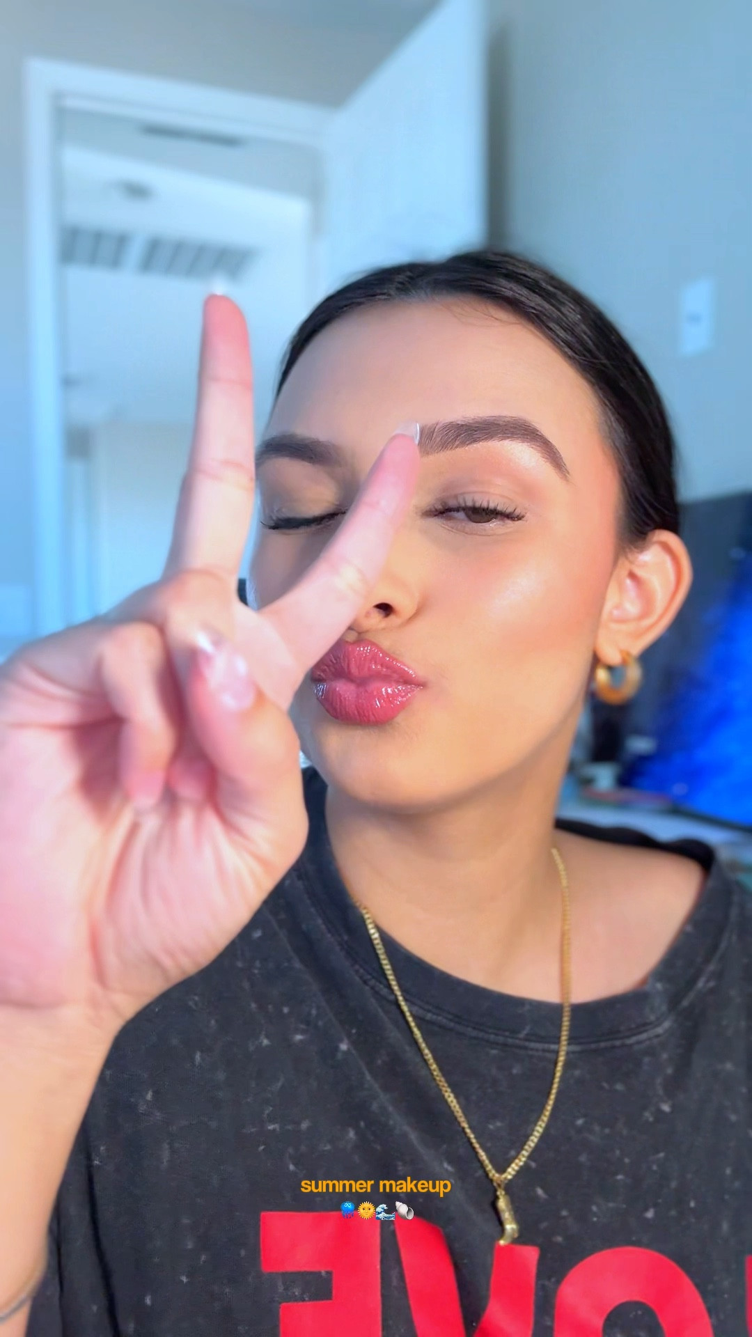 glowy summer makeup 🪼🌞🌊🐚

#LTKFindsUnder50 #LTKBeauty