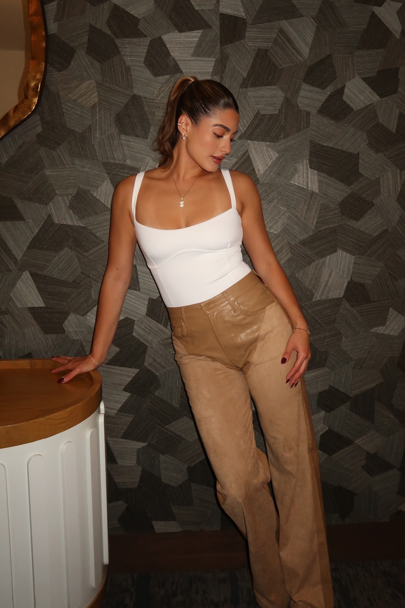 new fave pants 🤎🤠🏜️

#LTKSeasonal #LTKU #LTKStyleTip