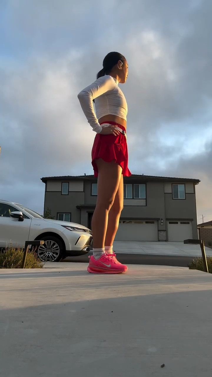 5 mile progressive run today felt GOOOOODDDDD!!! Quicker paces than targeted 🎯

@surfcitymarathon | code: JASMINE10
#running #runningtraining #runtraining #runtok #longrun #progressiverun

#LTKActive