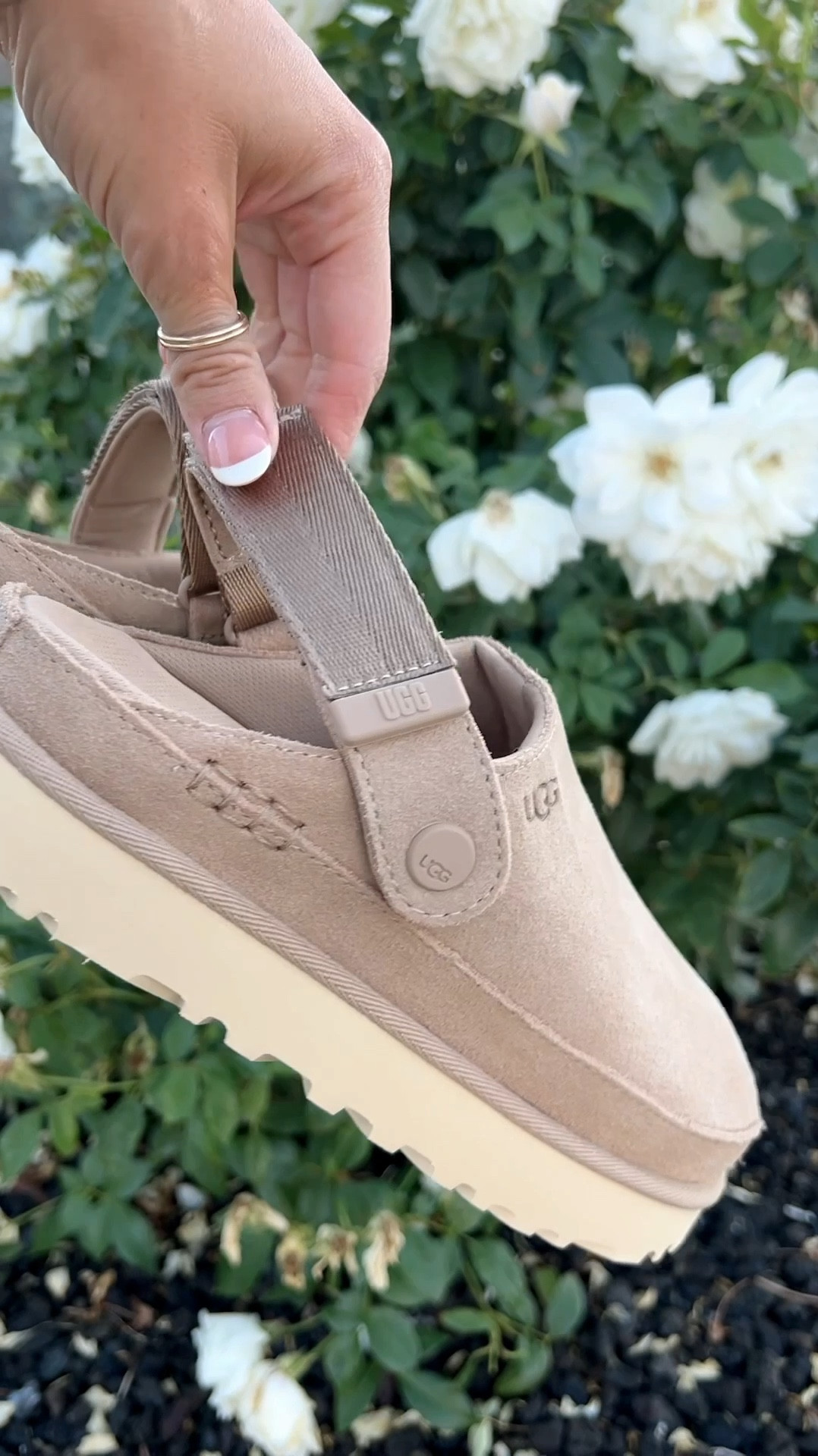 Protect your Uggs for the fall / winter with Crep spray!
This spray is great for any shoes to keep looking new. 

#LTKShoeCrush #LTKFindsUnder100