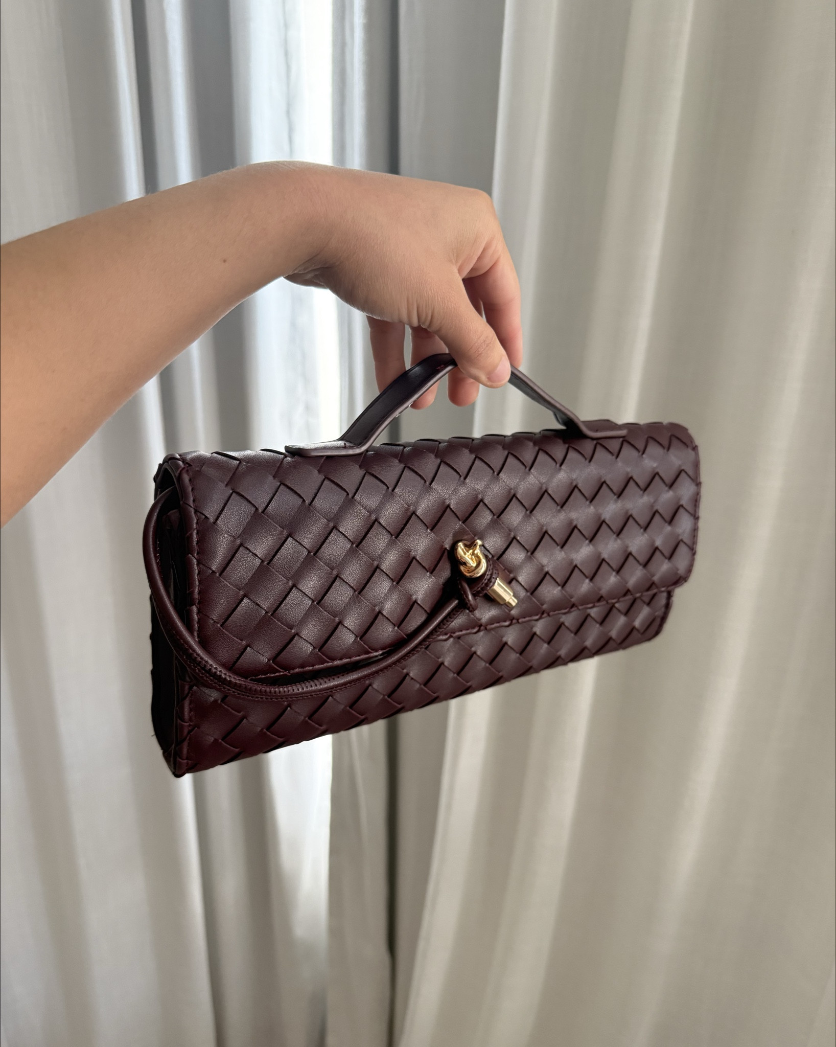 The famous woven bag for this season was the perfect edition to what I needed. Makes for a good gift! 

#LTKFindsUnder100 #LTKGiftGuide