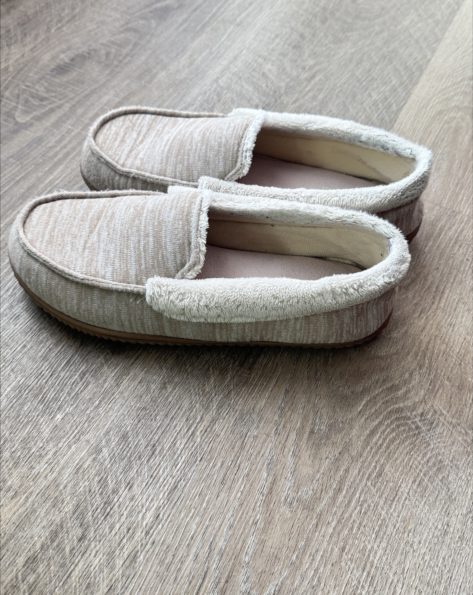 Got these comfy and warm slippers from Walmart. When I’m home these are always on my feet. I typically wear a 9.5 or 10 and got these in 9/10 size.
#footwear #walmartfind

#LTKselfcare #LTKootd #LTKmorningroutine