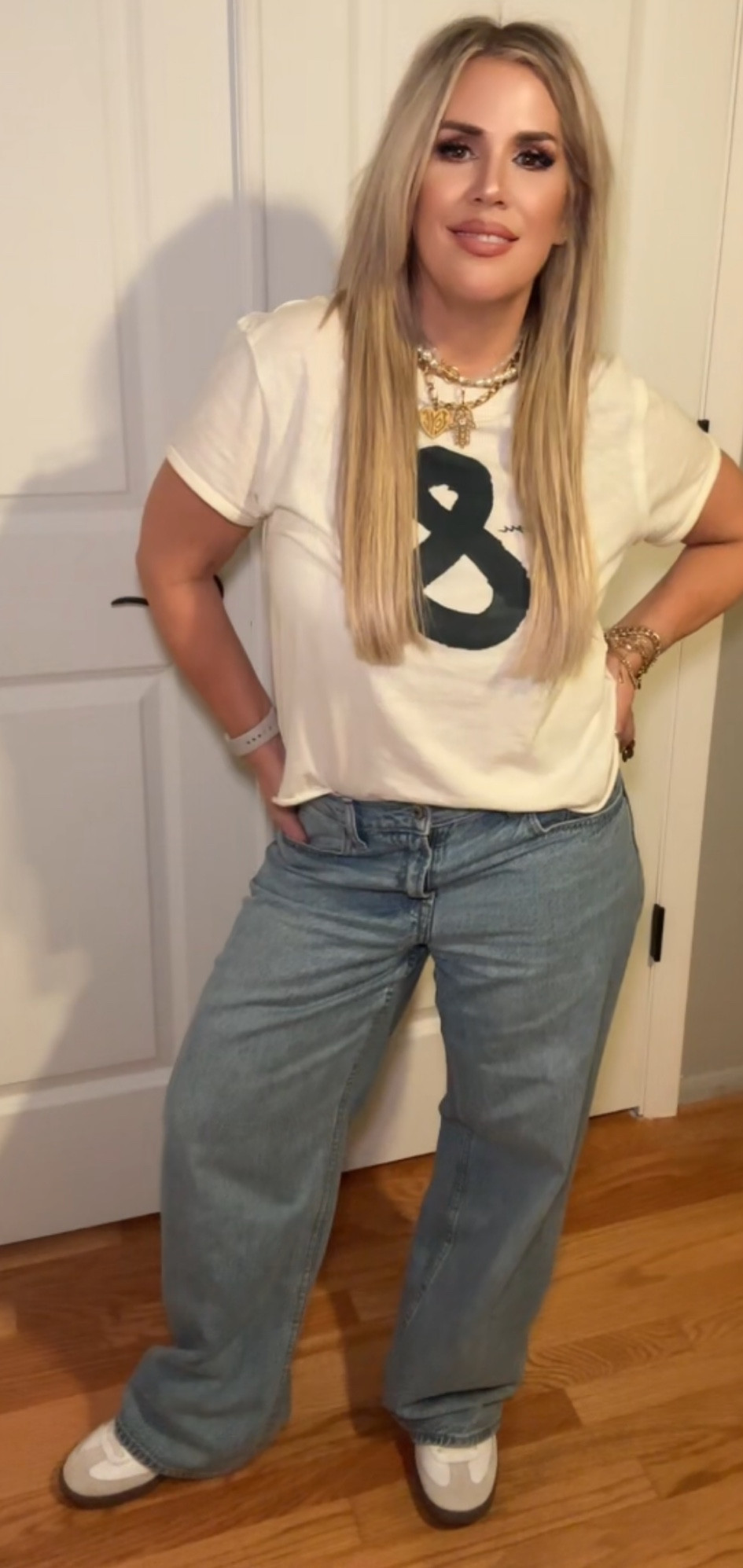 Did you say comfy  jeans all day . These Abercrombie jeans are amazing. Ultra lose low rise did it !  #abercomcie #anthropologie #adidas 
