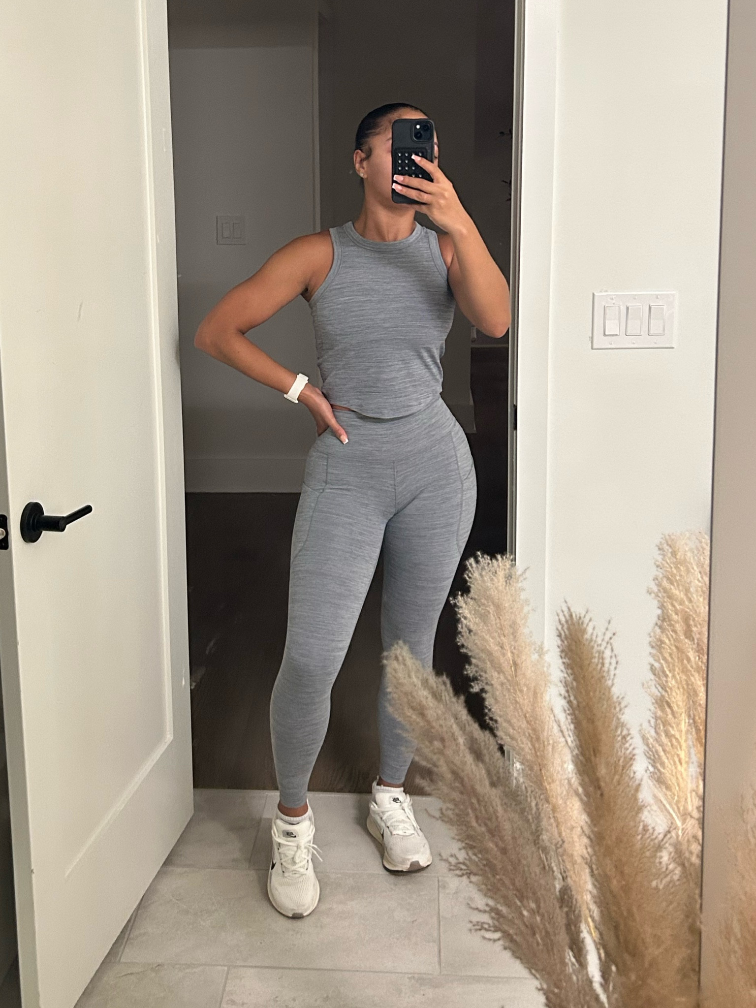 🦍🩶🏃🏽‍♀️💨

#LTKActive #LTKPetite #LTKSaleAlert