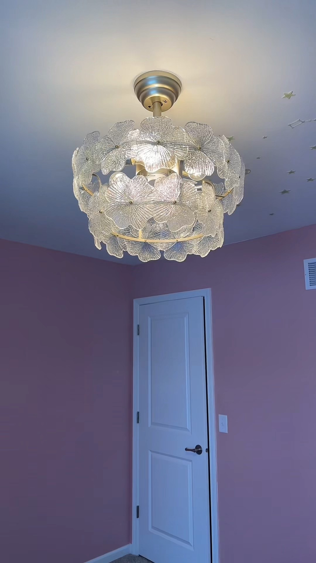 ✨Girlie room makeover incoming ✨ Obsessed with this pretty floral fandelier for my toddler’s room! It’s giving soft, whimsical, pink-dream vibes and totally transforms the space 🌸🌙 #ToddlerRoomMakeover #GirlyRoomDecor #FloralFandelier #KidsRoomInspo  #GirlsBedroomDecor #RoomTransformation #DecorInspo #AmazonFinds 



#LTKmomlife #LTKKids #LTKHome