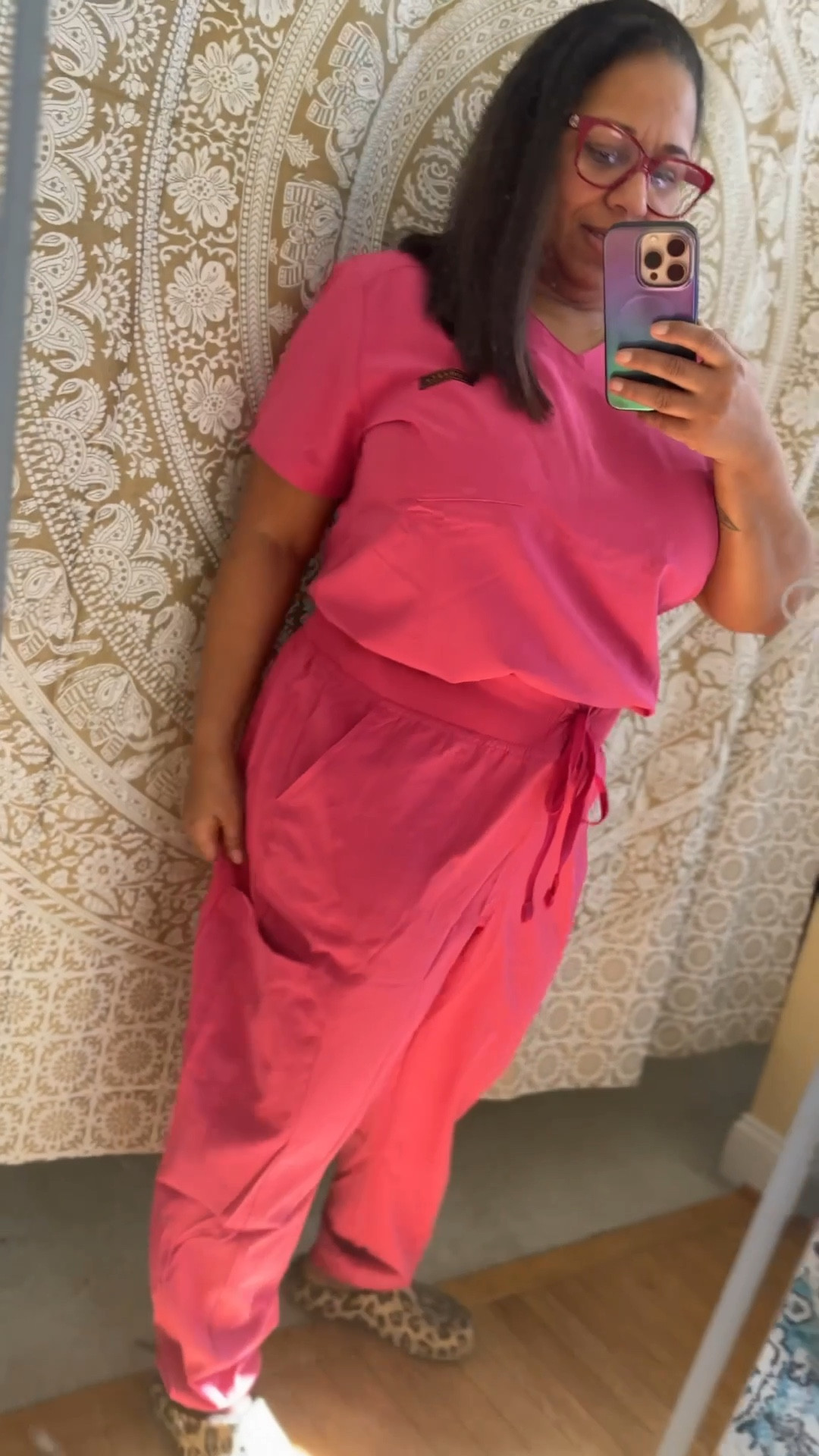 Mirror check ✔️
Because scrubs should move with you and still look put-together.

Slim fit. Stretchy. Jogger style.
Easy tuck-in top that actually stays smooth.
Comfort for long days — confidence for every shift.

If you live in scrubs, these get it. 💙

#scrublife #womenscrubs #joggerscrubs #healthcarestyle #nurselife #medlife #workwearcomfort #scrubstyle #healthcarefashion #shiftready #everydayconfidence

#LTKdayinmylife #LTKWorkwear #LTKPetite