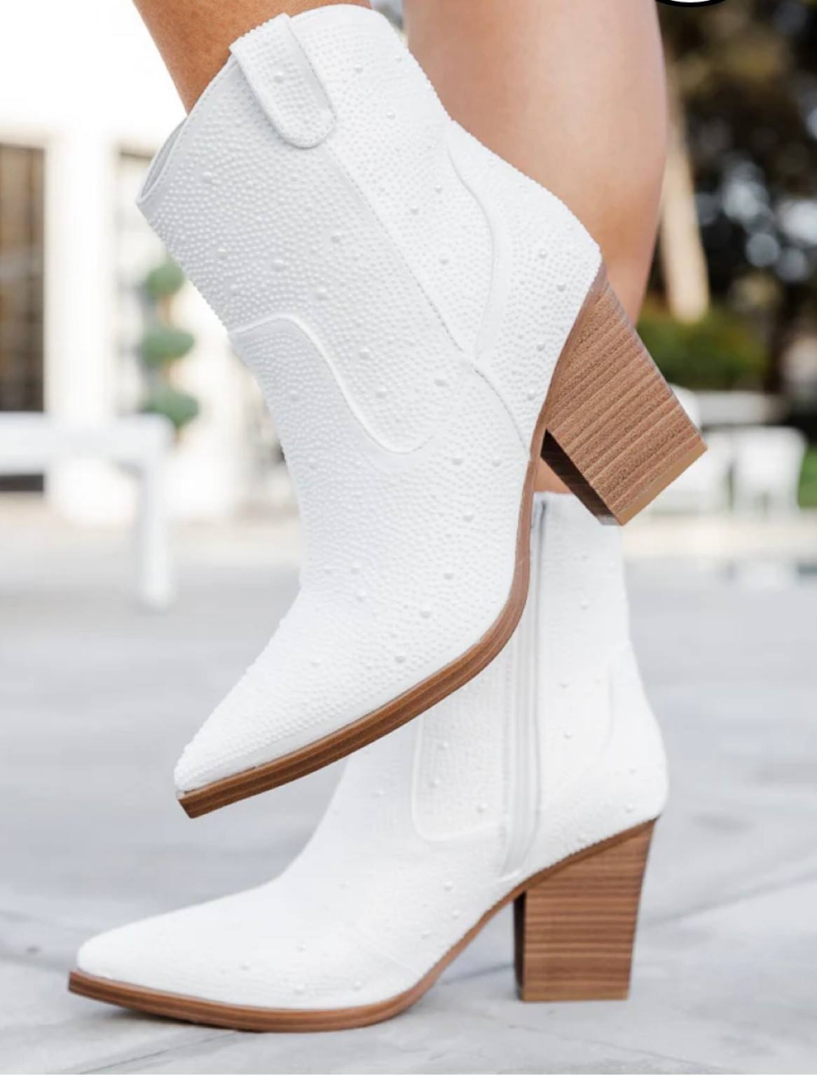 pearl cowboy boots, bride, bachelorette, nashville, country concert, stagecoach, eras tour, taylor swift concert

Use code May20 for 20% off 

#LTKfit #LTKFestival #LTKshoecrush