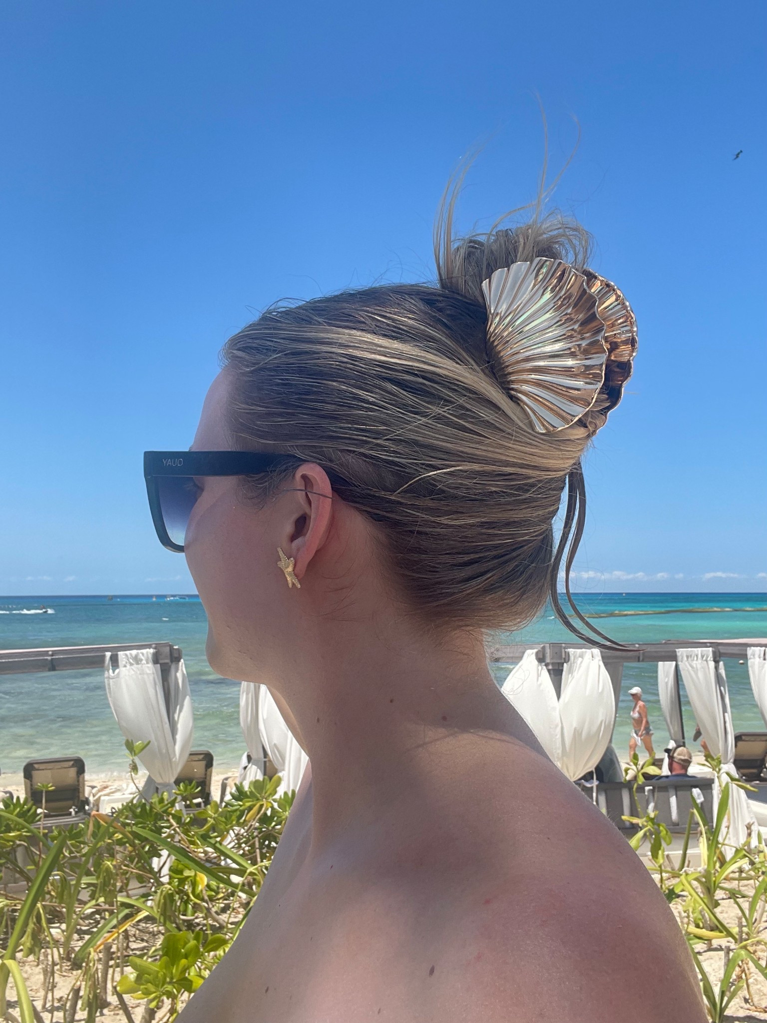 How perfect is this shell hair clip for summer?! Perfect beach bag addition 

Vacation outfit, beach outfit, claw clip, east coast summer 

#LTKStyleTip #LTKFindsUnder50 #LTKBeauty