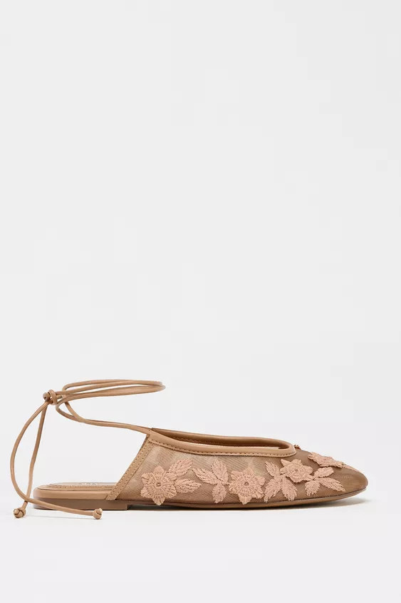 LACED MESH EMBROIDERED BALLET FLATS | Zara US