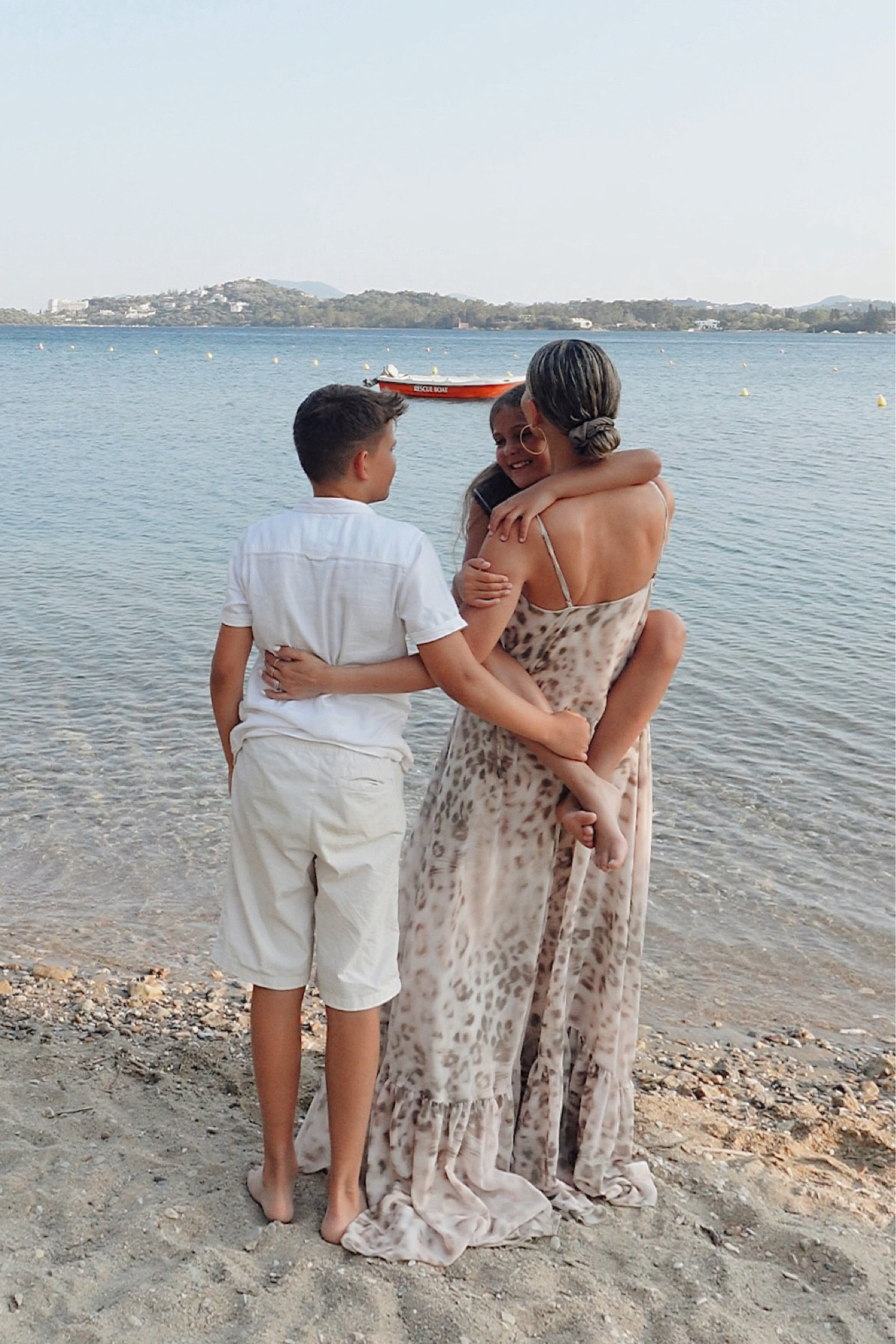 Holiday moments / Wearing one of my favourite dresses, linked below :)