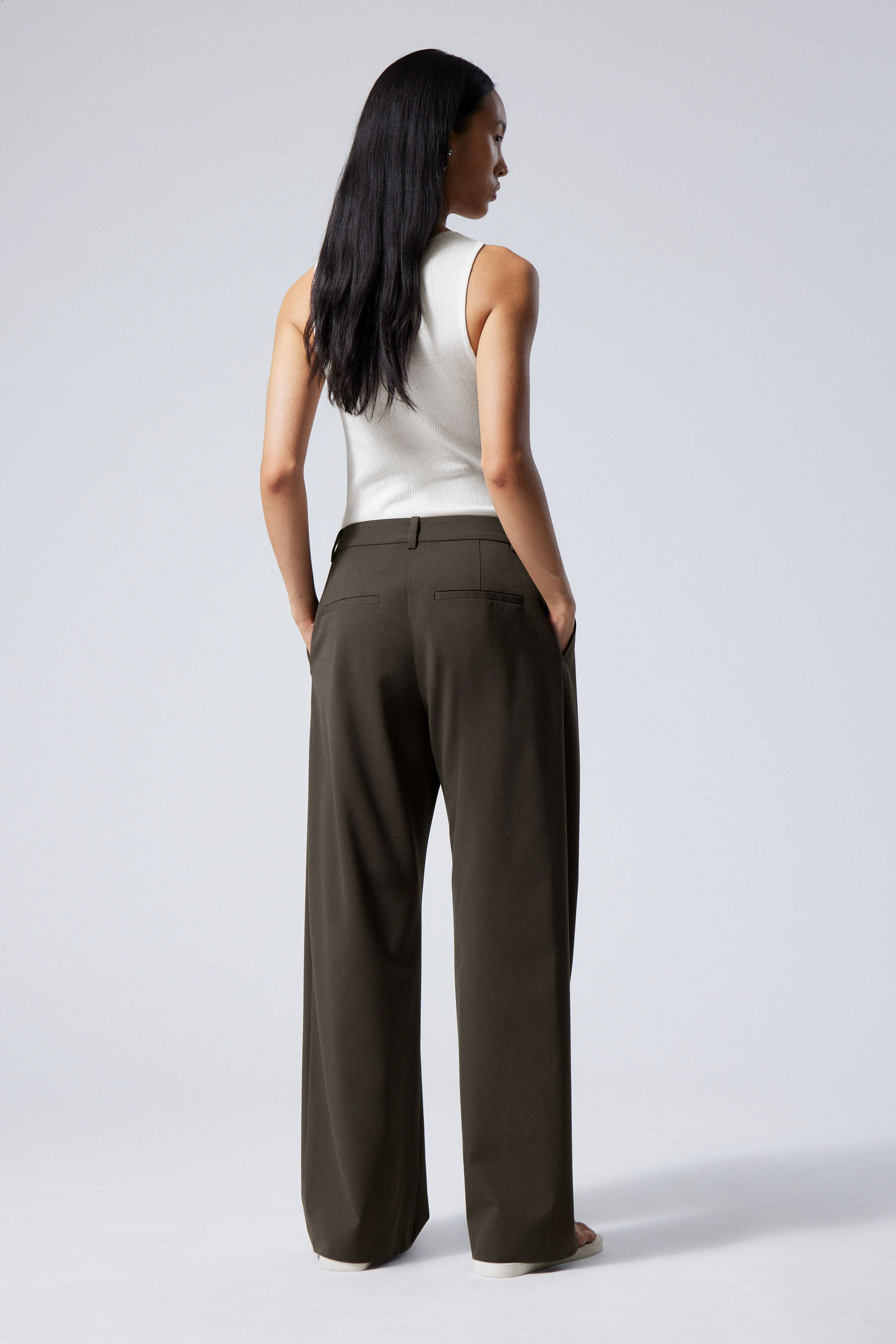 Relaxed Pleated Suiting Trousers | Weekday