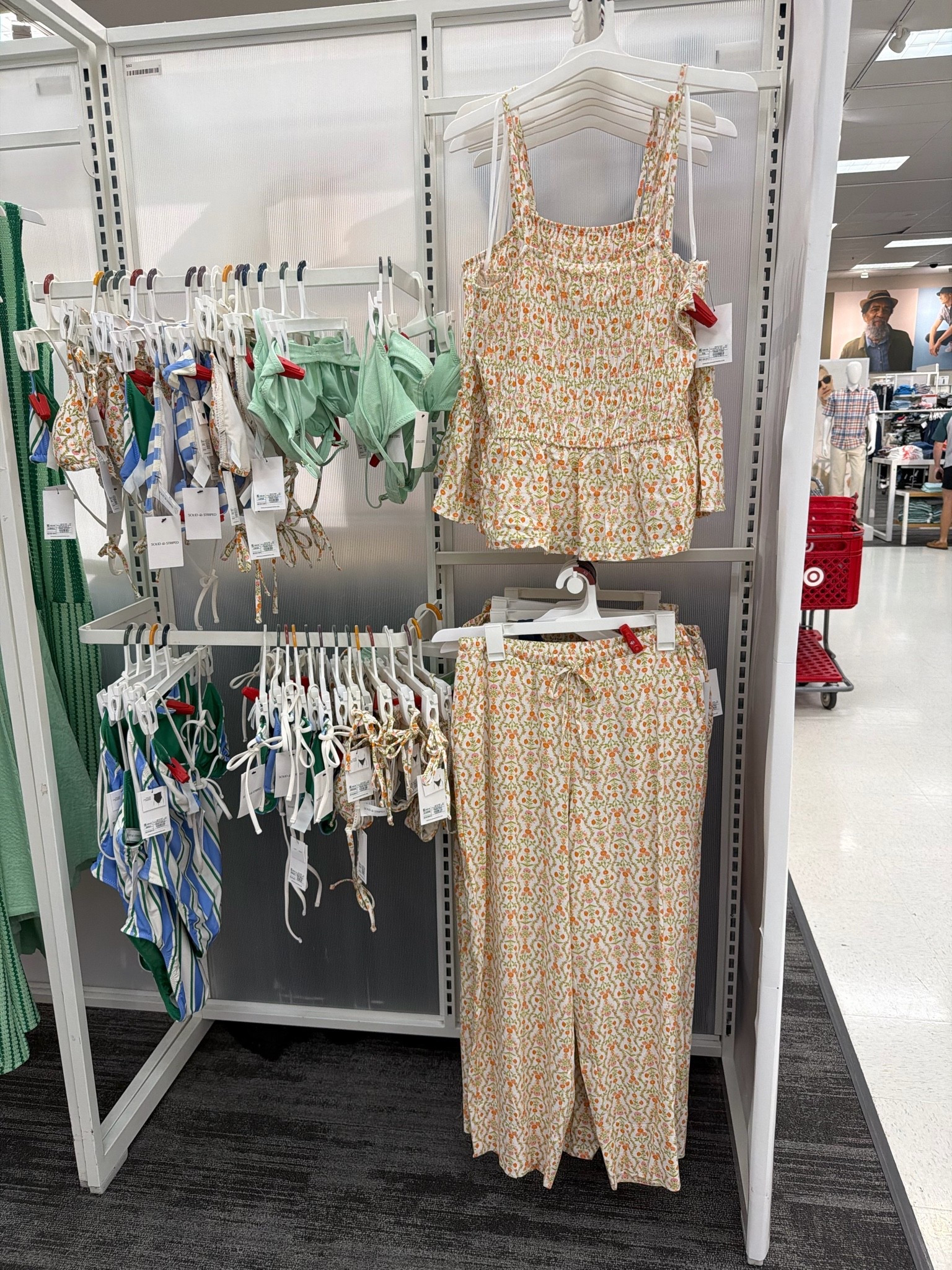 Cutie floral tank + pants set 🧡