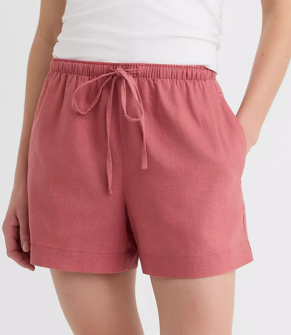 Sawyer Pull On Shorts in Linen Cotton | LOFT