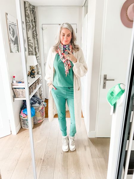Outfits of the week

Still sick so I went for a comfy matching suit consisting of skinny trousers and a puff sleeve top in beautiful light teal and a longline beige cardigan and high top Fila sneakers and a scarf. 

Suit Norah (current) tts-roomy wearing a size 40
Cardigan one size
Sneakers tts

#LTKtravel #LTKeurope #LTKstyletip
