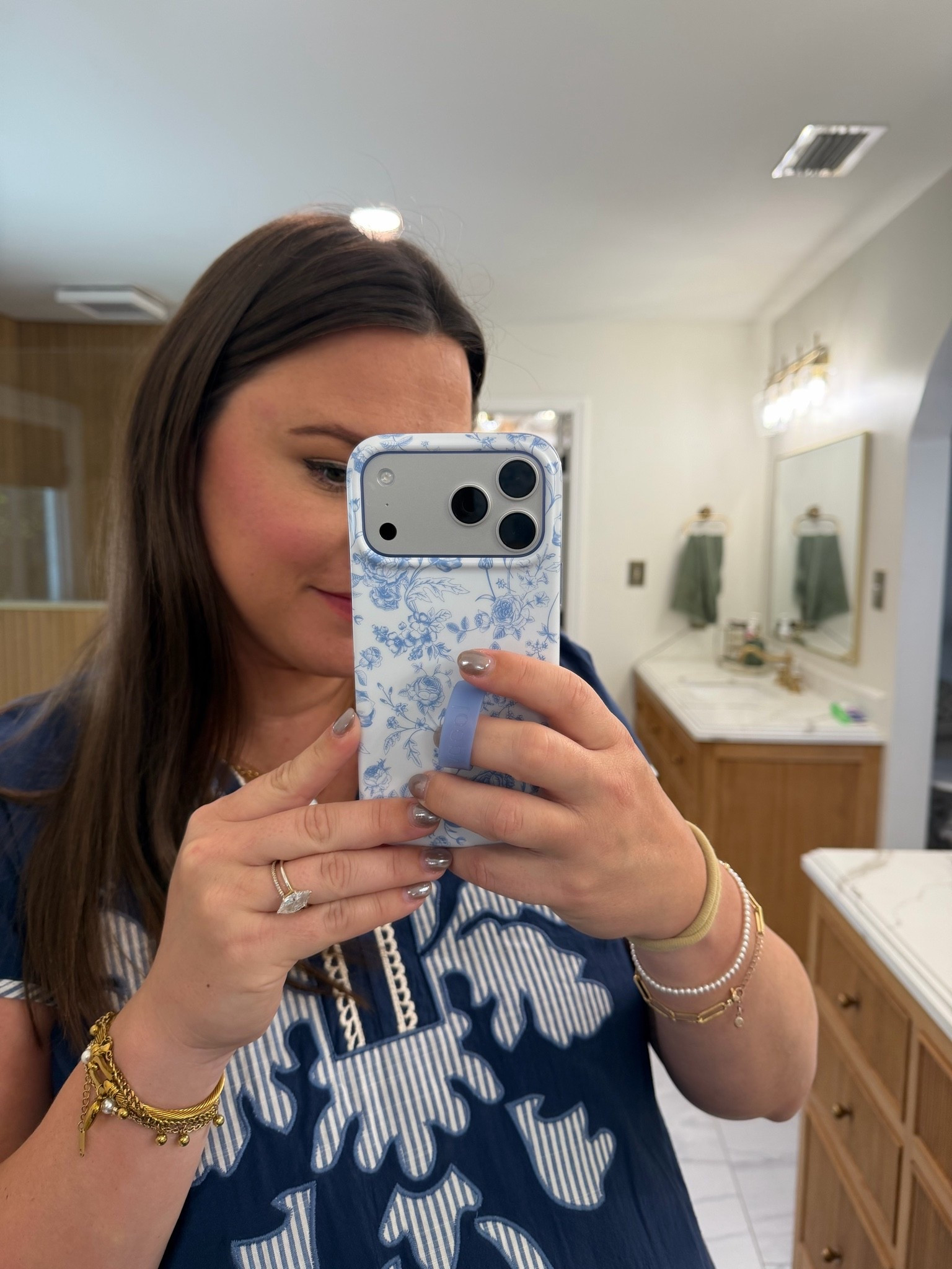 New loopy cases - use code “kenziemariehome” for $$ off!

#LTKootd #LTKgrwm #LTKmomlife