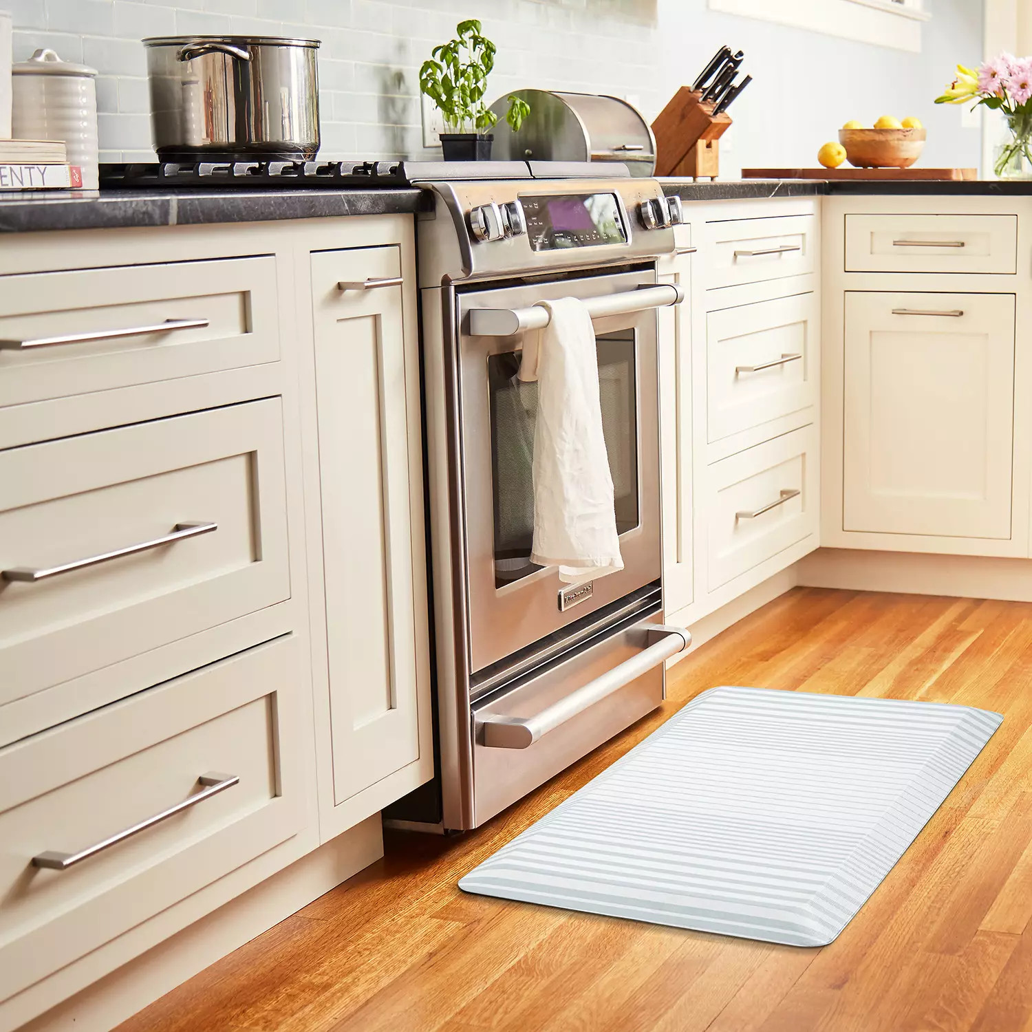 Member's Mark Comfort Pro Anti-Fatigue Kitchen Mat, 20" x 39" (Assorted Colors) | Sam's Club