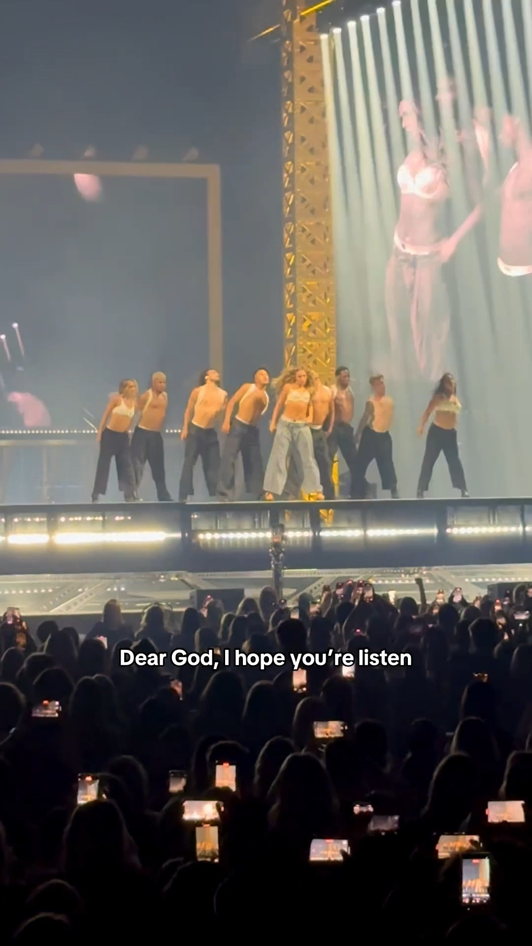 dear God, I hope you’re listenin 🎶


Tate McRae concert was just as lit as you could image. Tagging concert outfits T8er style 🎶🎟️✨



#LTKStyleTip #LTKBeauty #LTKParties