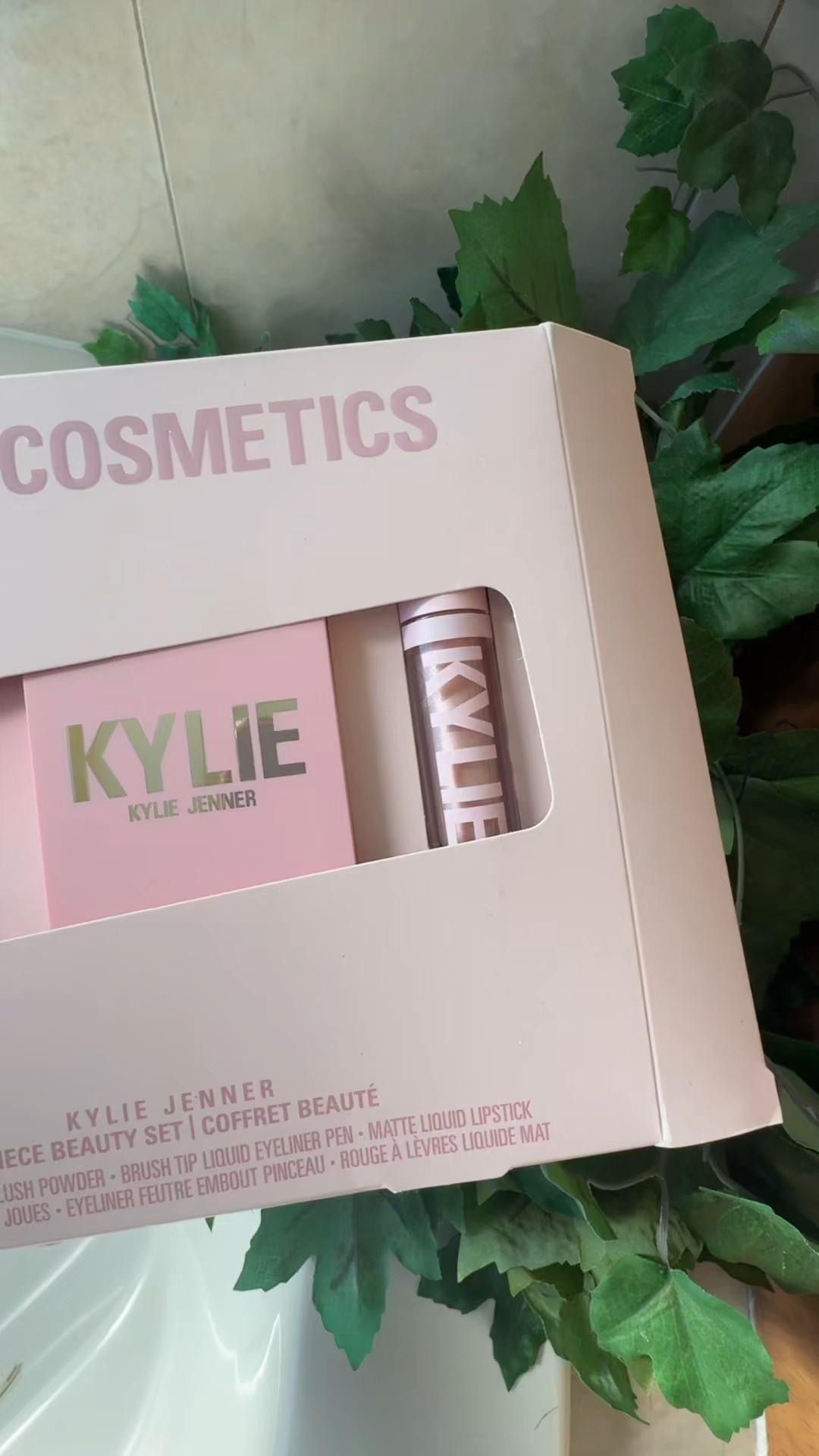 Soft glam, but make it effortless. Obsessed with this Kylie Jenner Cosmetics set—linked here. #KylieJenner #set #cosmetics #longladtinglipset #LTKbeauty #LTKfinds #MakeupSwatches #BeautyFinds #KylieCosmetics

#LTKSaleAlert #LTKBeauty #LTKTravel