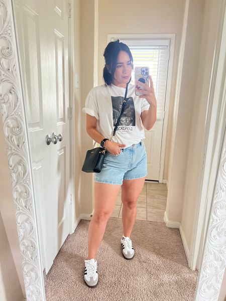 OOTD—simple and casual. Abercrombie shorts 🤩

Size:
Top- M
Shorts- 6/28

Abercrombie fashion
Abercrombie mom shorts
Sneaker outfit
Samba og outfit
Casual outfit idea
Casual fashion idea
Easy outfits
Easy fashion
Spring outfit
Spring outfit idea
Spring fashion
Jean shorts
Petite friendly 


#LTKfindsunder100 #LTKstyletip #LTKbeauty