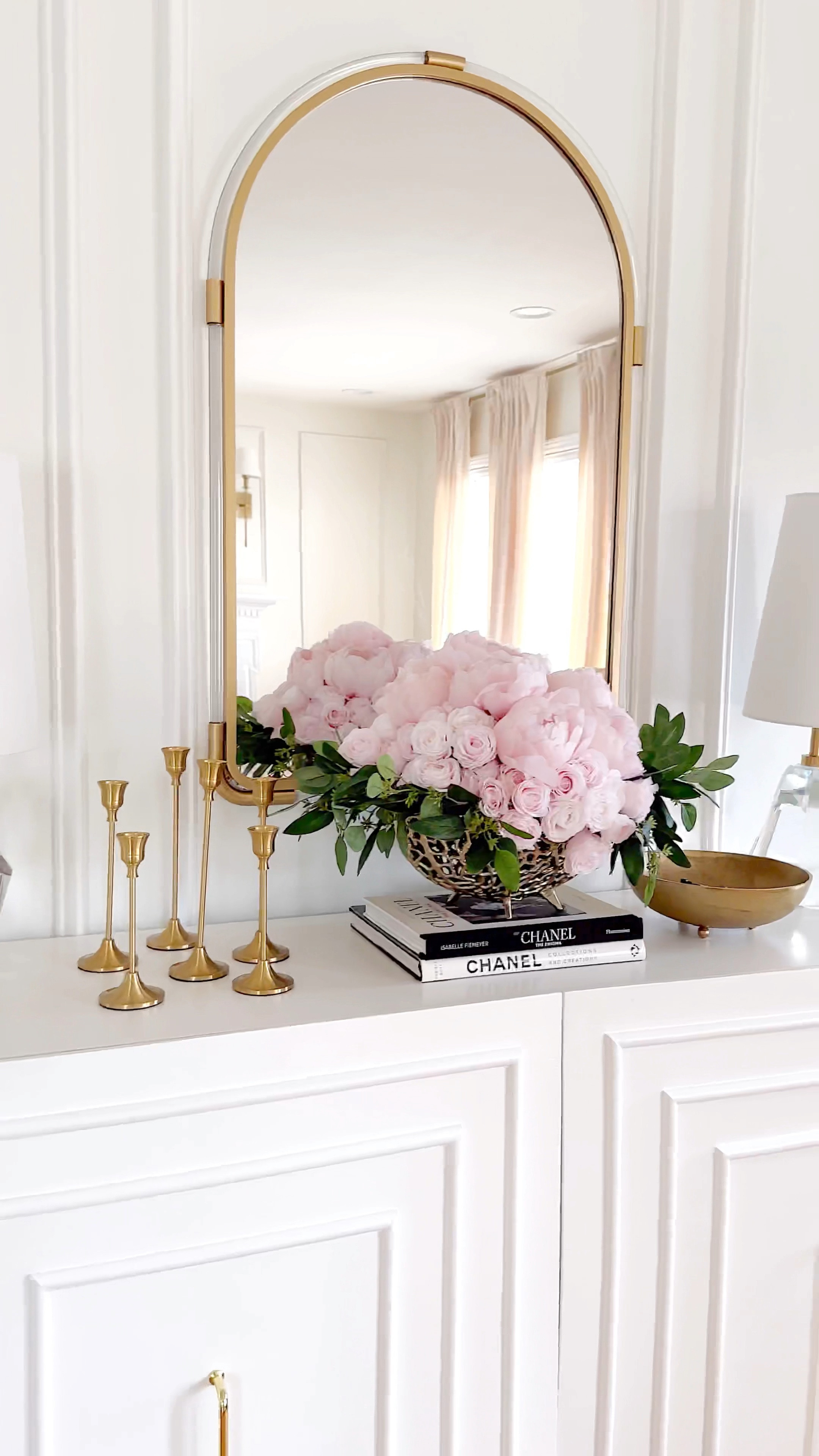 Spring entryway table styling 

#LTKFind #LTKhome #LTKSeasonal