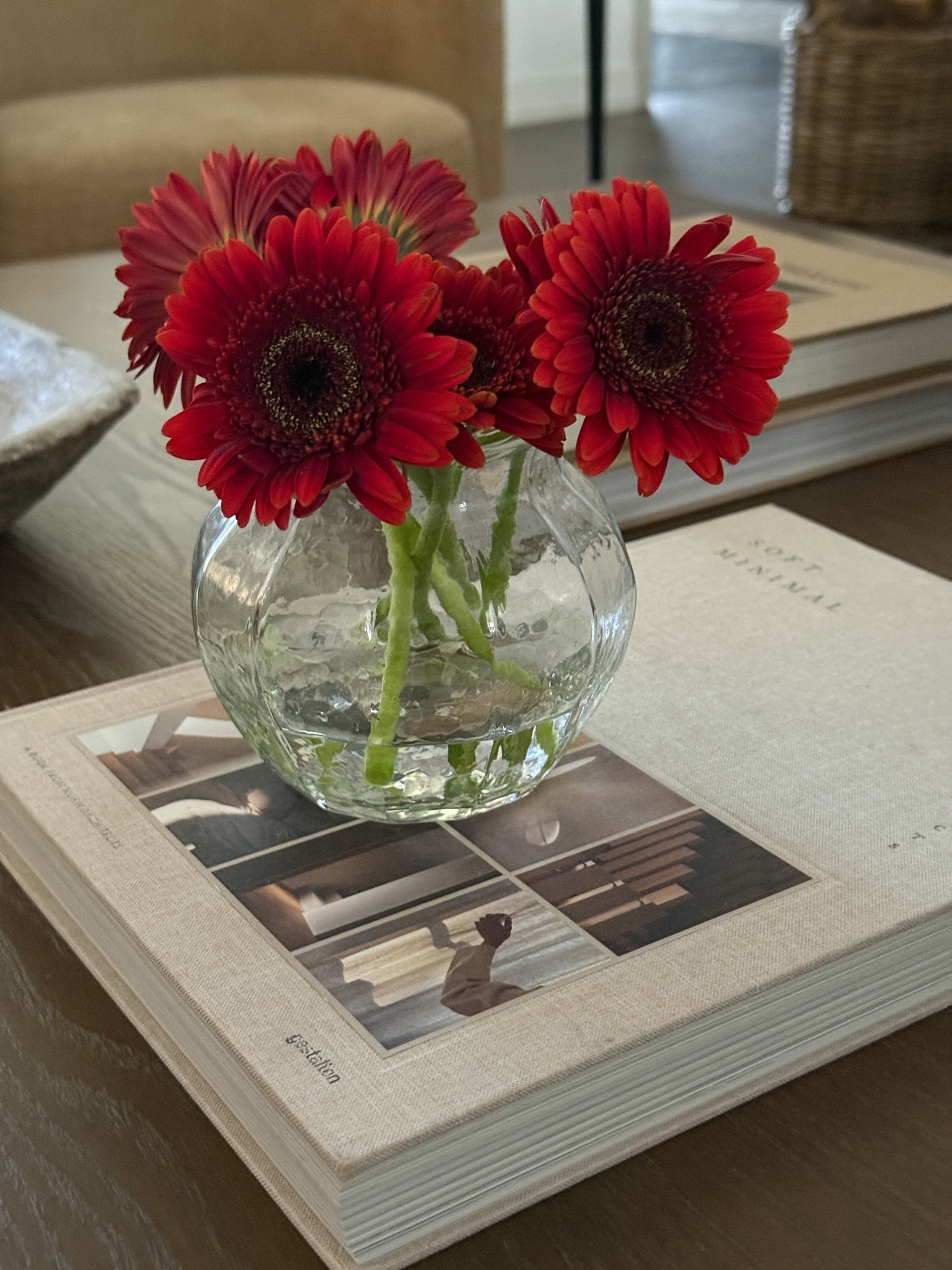 Hammered glass vase for coffee table

#LTKSeasonal #LTKHome #LTKdayinmylife
