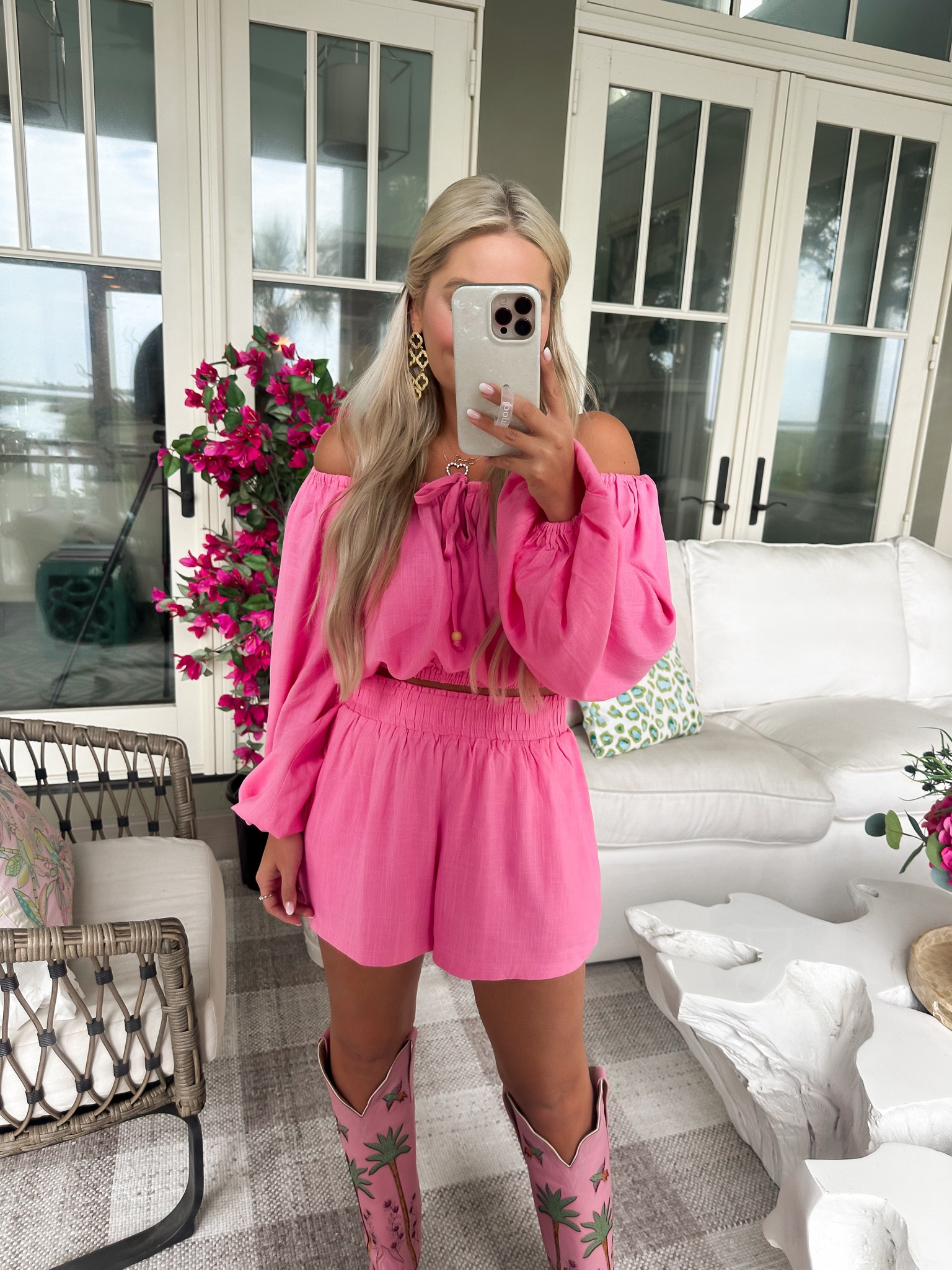 @vicidolls try on - use code WHITNEYR25 for 25% off SITEWIDE! #ad #ViciPartner

#LTKTravel #LTKFindsUnder100 #LTKFindsUnder50