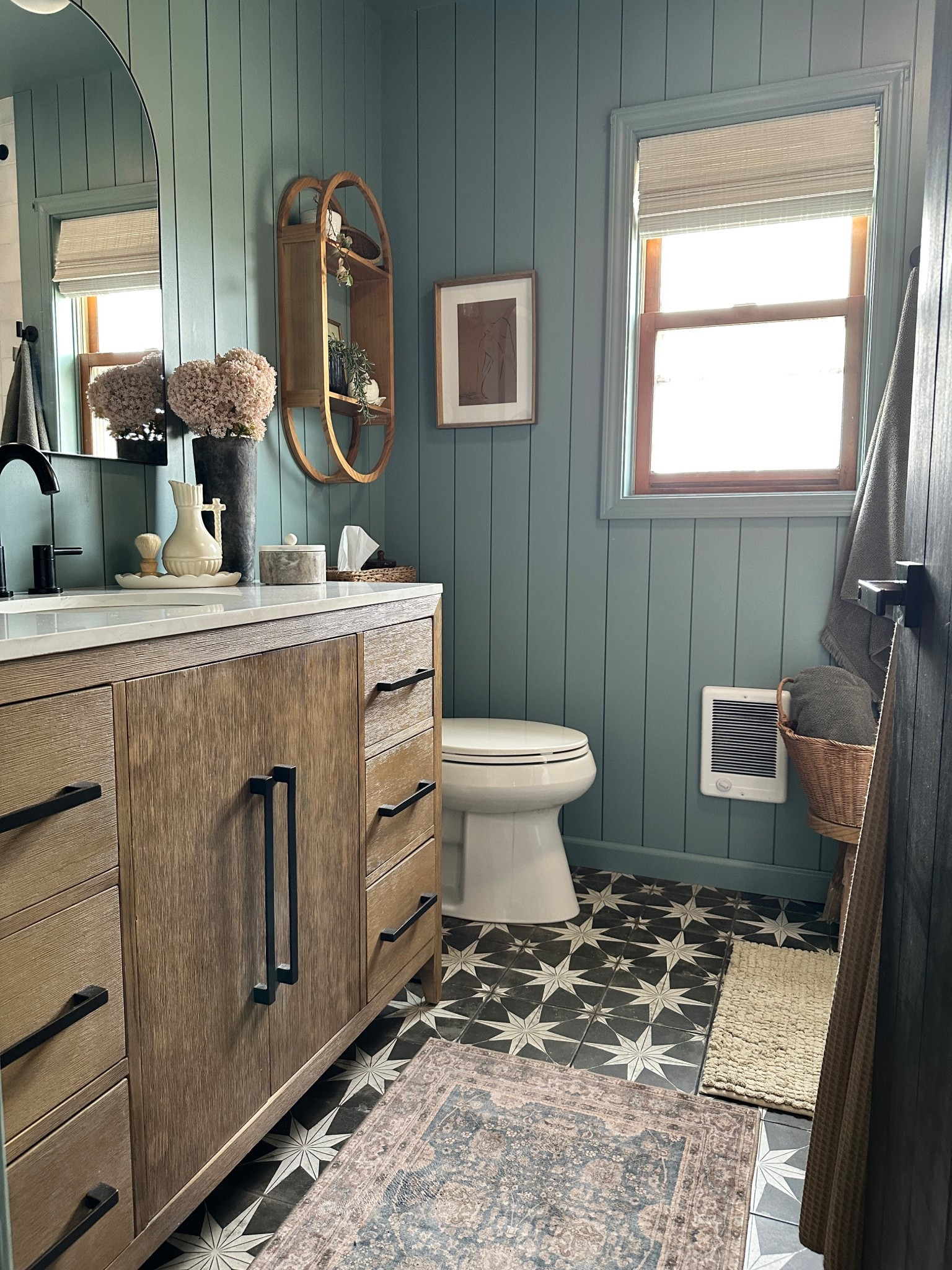 Our bathroom reno is done🙌 I love how everything came together! Linked as much as I could💛

#LTKHome #LTKmorningroutine