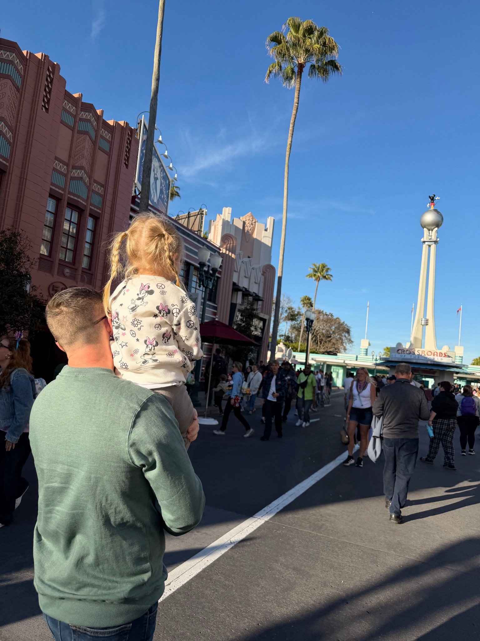 Toddler girl Minnie Mouse sweatshirt 

Men’s Billabong pullover sweatshirt 

Disney world outfits 

#LTKTravel #LTKootd #LTKKids