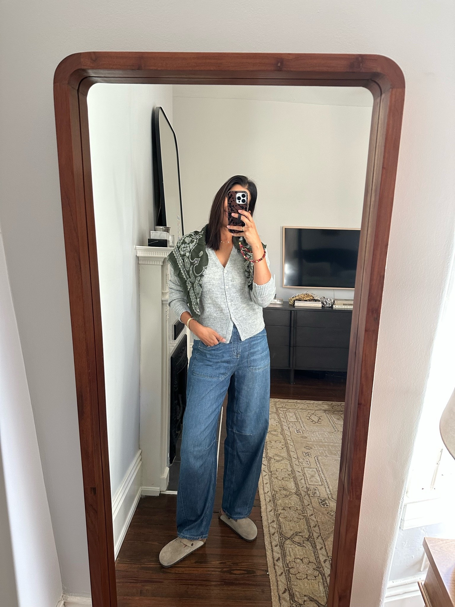 Sweater - XS
Jeans - Small Tall