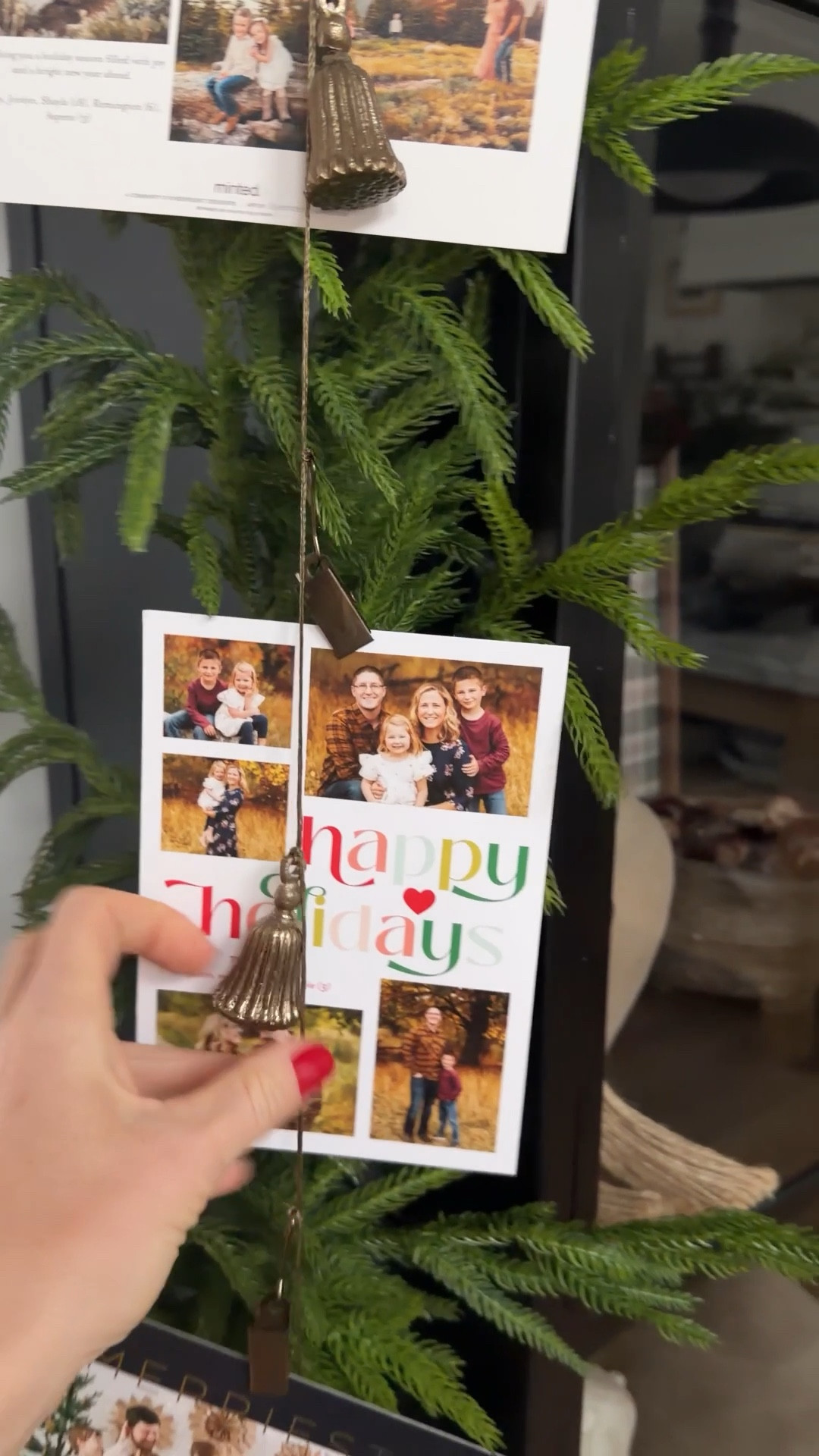 If you hate your holiday cards just pile up I’ve got three super easy and affordable ways to display them this year! Which is your favorite? 

Christmas card, Christmas, holiday, home decor, Christmas decor, garland, target, glass box, display box, Amazon, Amazon prime, Black, Friday, cyber Monday, home decor, sale, wicker sleigh

Comment SHOP below to receive a DM with the link to this post on my LTK ⬇ https://liketk.it/5CIUj #ltkhome #ltkcyberweek #ltkholiday