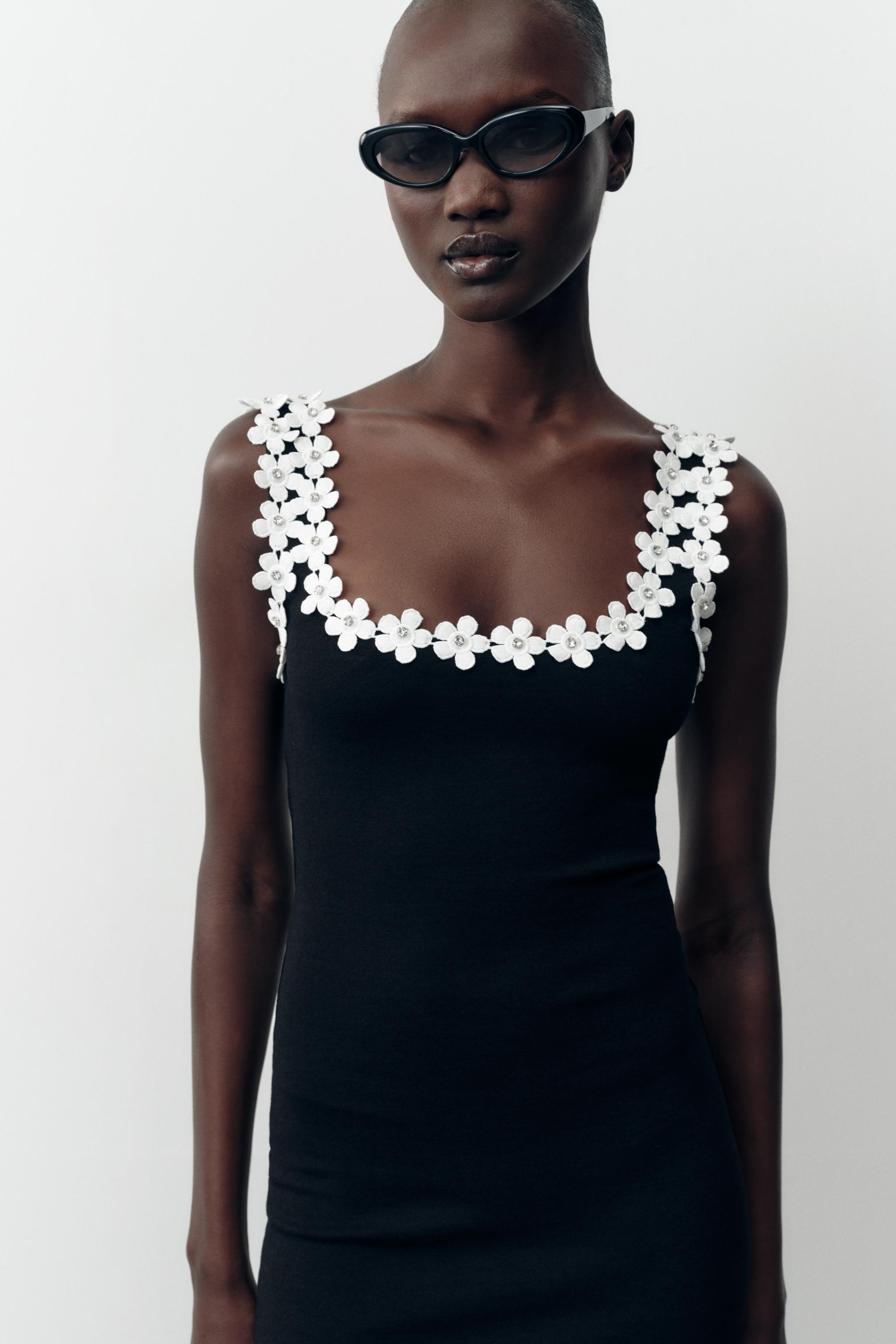 STRETCH DRESS WITH FLOWER HARDWARE | Zara US