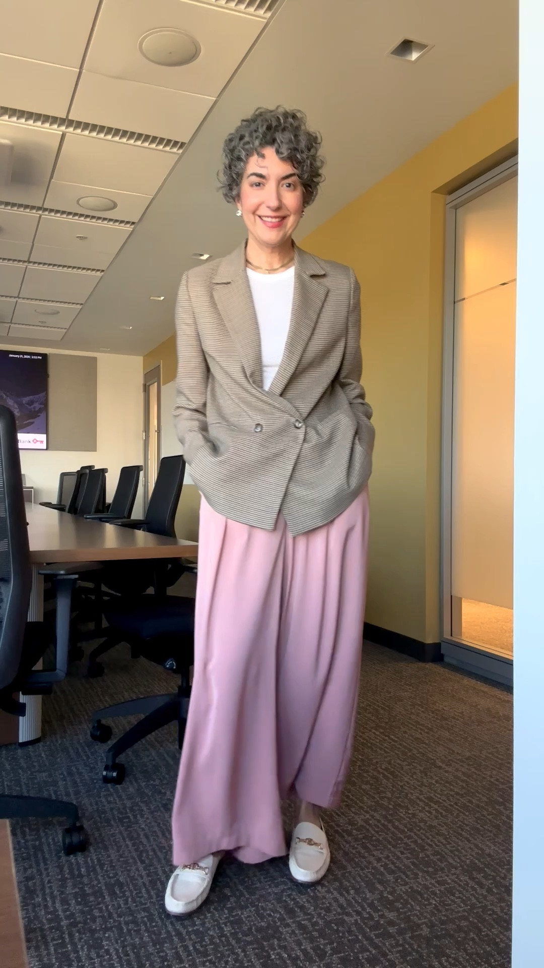 Wednesday’s OOTD - wearing a medium in blazer and a small in pants! 
.


#LTKWorkwear