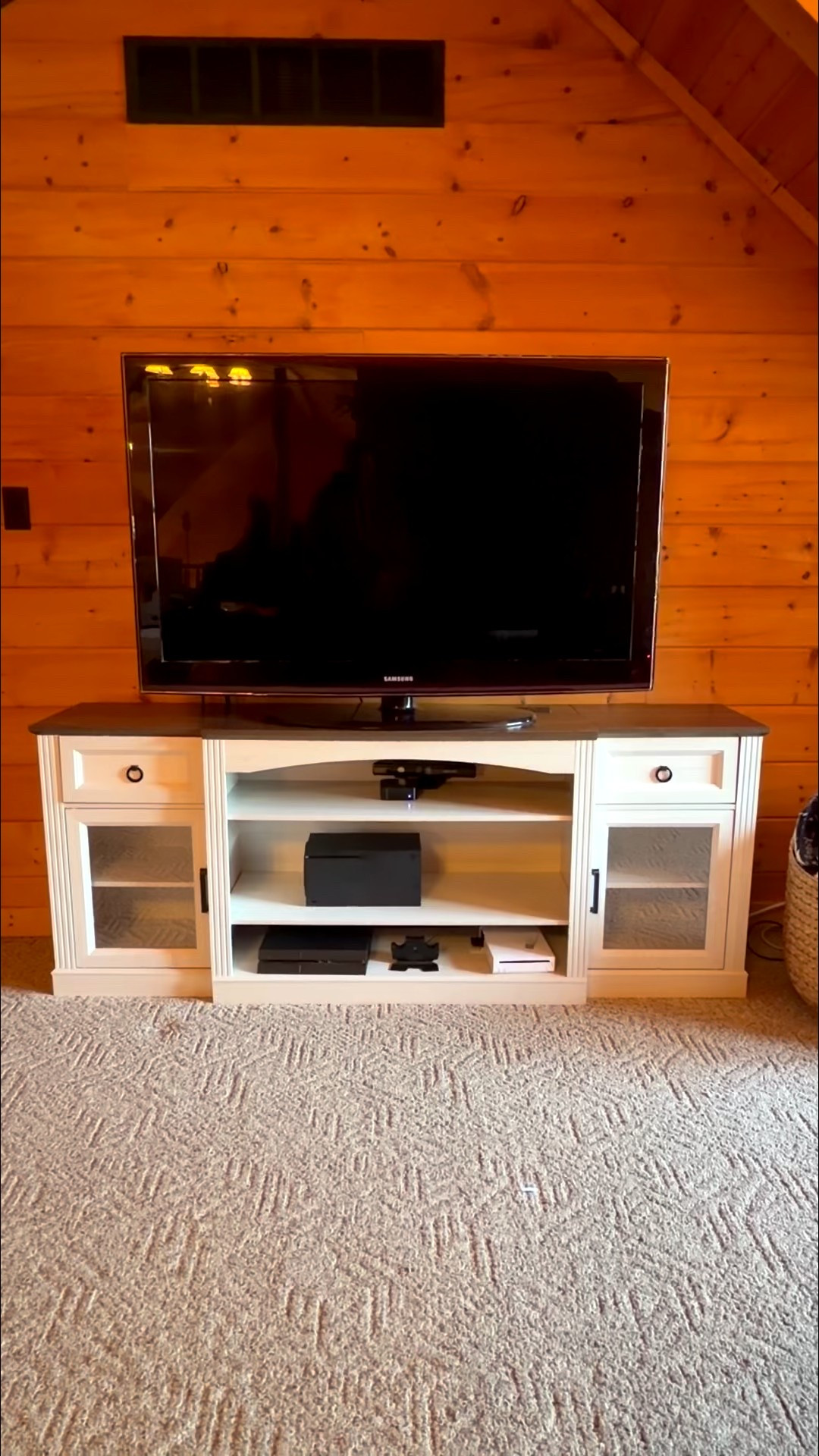 Find this White farmhouse tv stand on Amazon


#LTKmomlife #LTKHome