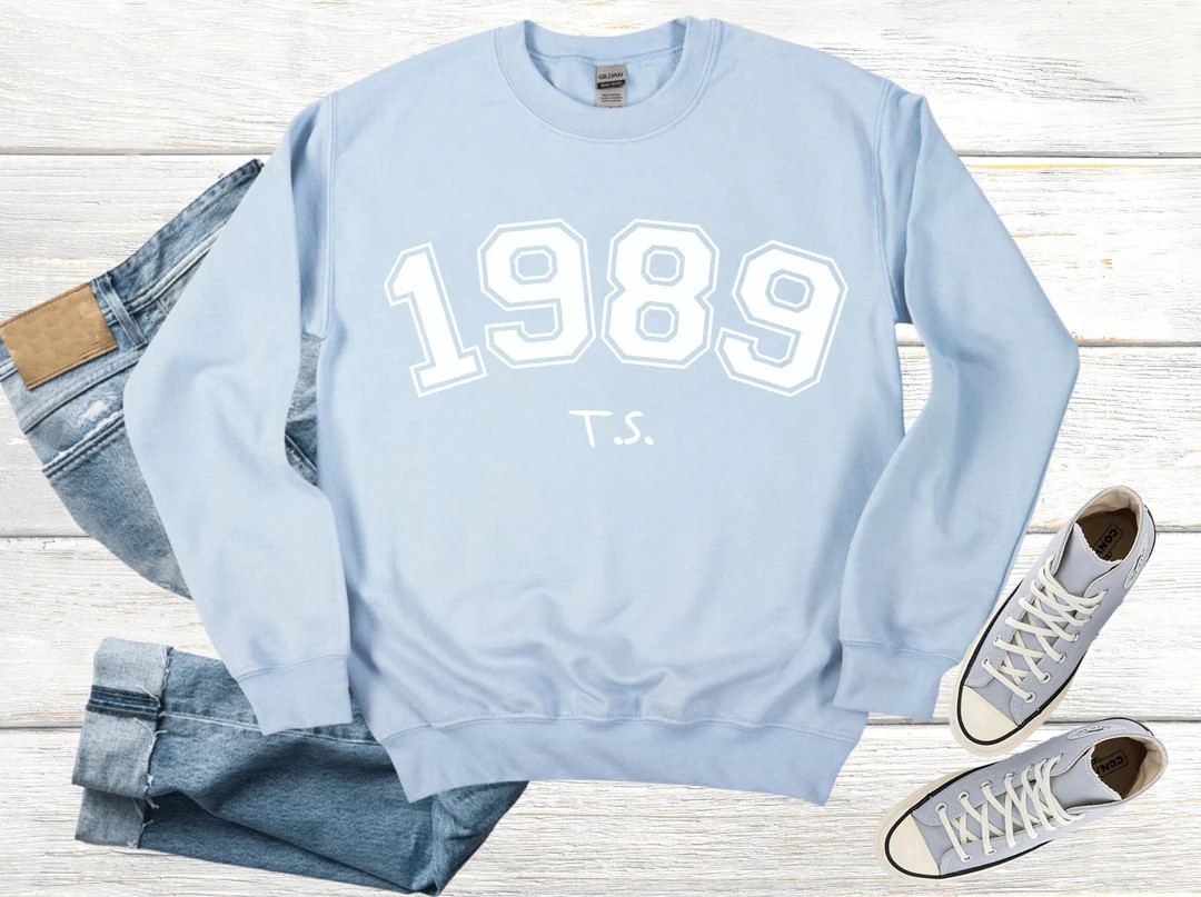 1989 Sweatshirt 1989 Concert Sweatshirt Movie Sweatshirt - Etsy | Etsy (US)