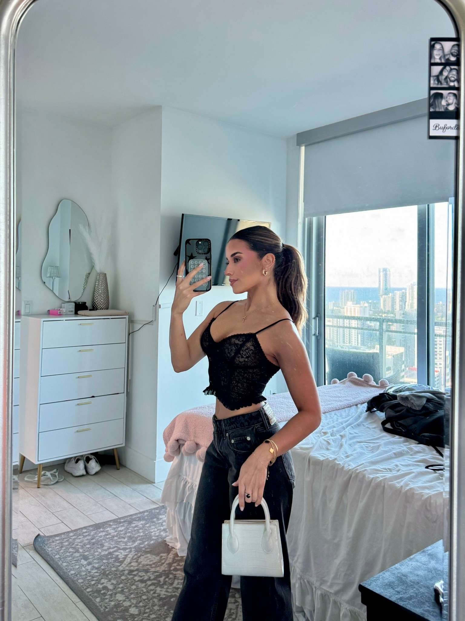 Levi’s low loose jeans 

#LTKSummerEdit #LTKPetite