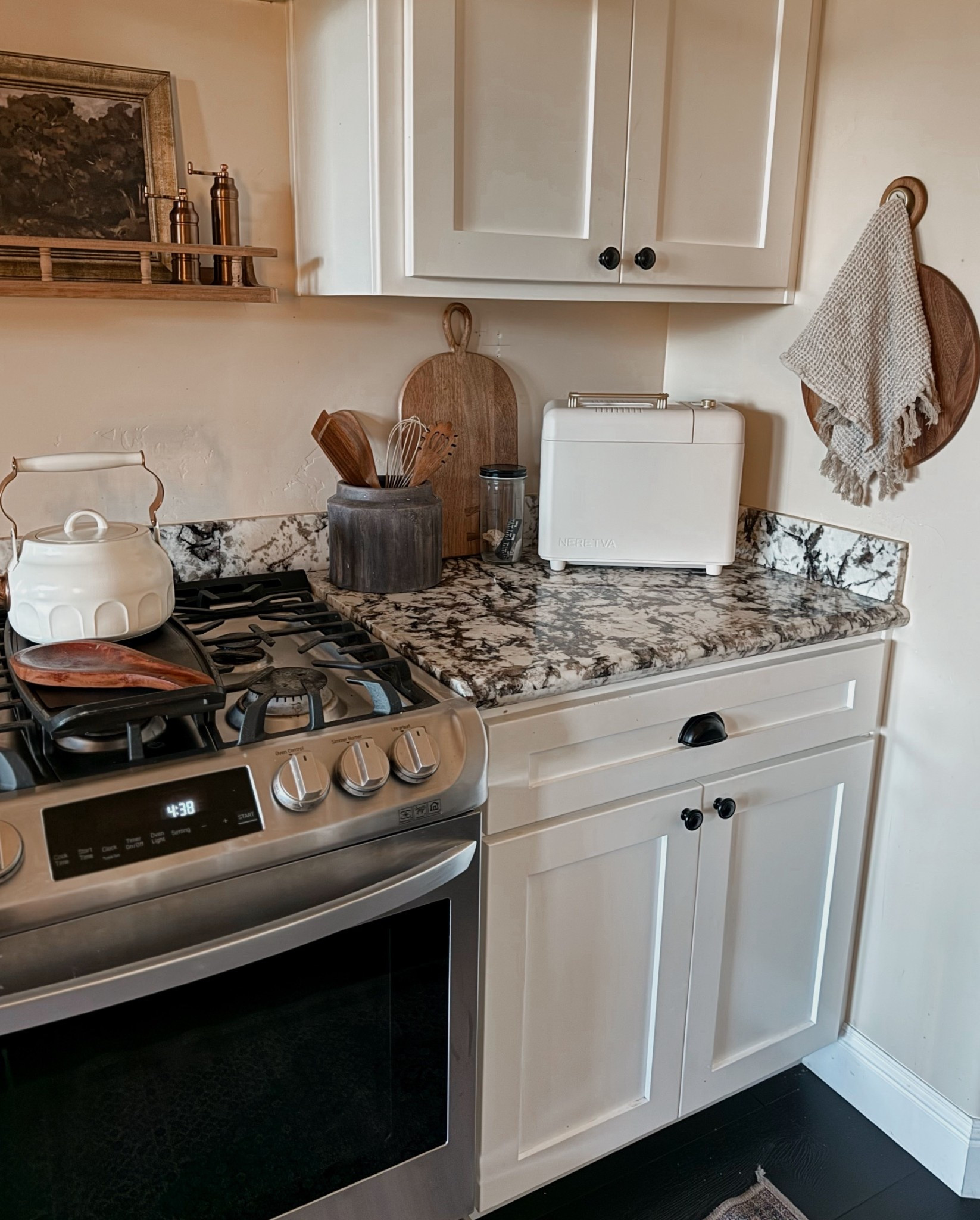 Cozy kitchen corners are my favorite 🤍

Simple, warm, and functional — everything here is something I actually love having out on the counter.

All linked in my LTK ✨


#LTKdayinmylife #LTKBeauty #LTKHome