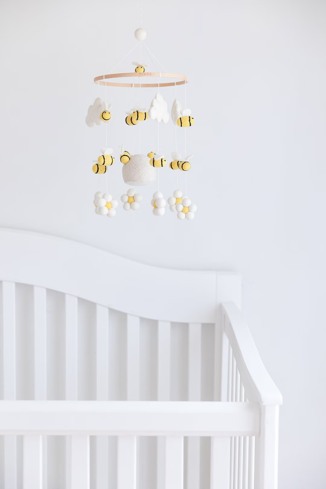 Bee and Flower Nursery Mobile / Baby Floral Mobile / Bee Theme Nursery /bee Baby Shower / Bee Mob... | Etsy (US)