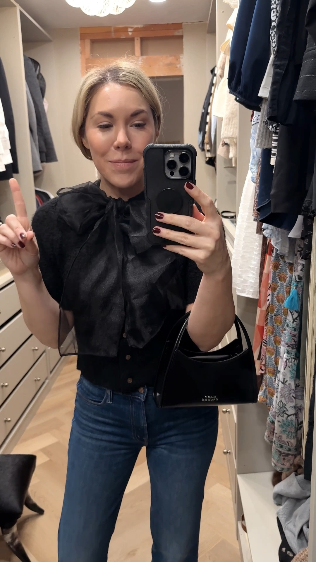 The famous claw clip bag 🫶🏻

Bow top (runs tts)
Perfect straight leg jean (runs tts)

#LTKSeasonal #LTKgrwm #LTKFindsUnder100