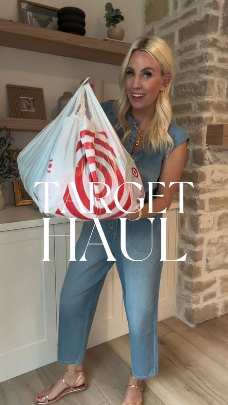 I did some damage at target! Excited to show you a haul of all the things I grabbed for summer. Great skirts, dresses, graphic tees and can even work as swimsuit cover ups. I love the set too. I’ll show a closer look of everything on stories too!
.


#LTKSaleAlert #LTKFindsUnder50 #LTKFindsUnder100