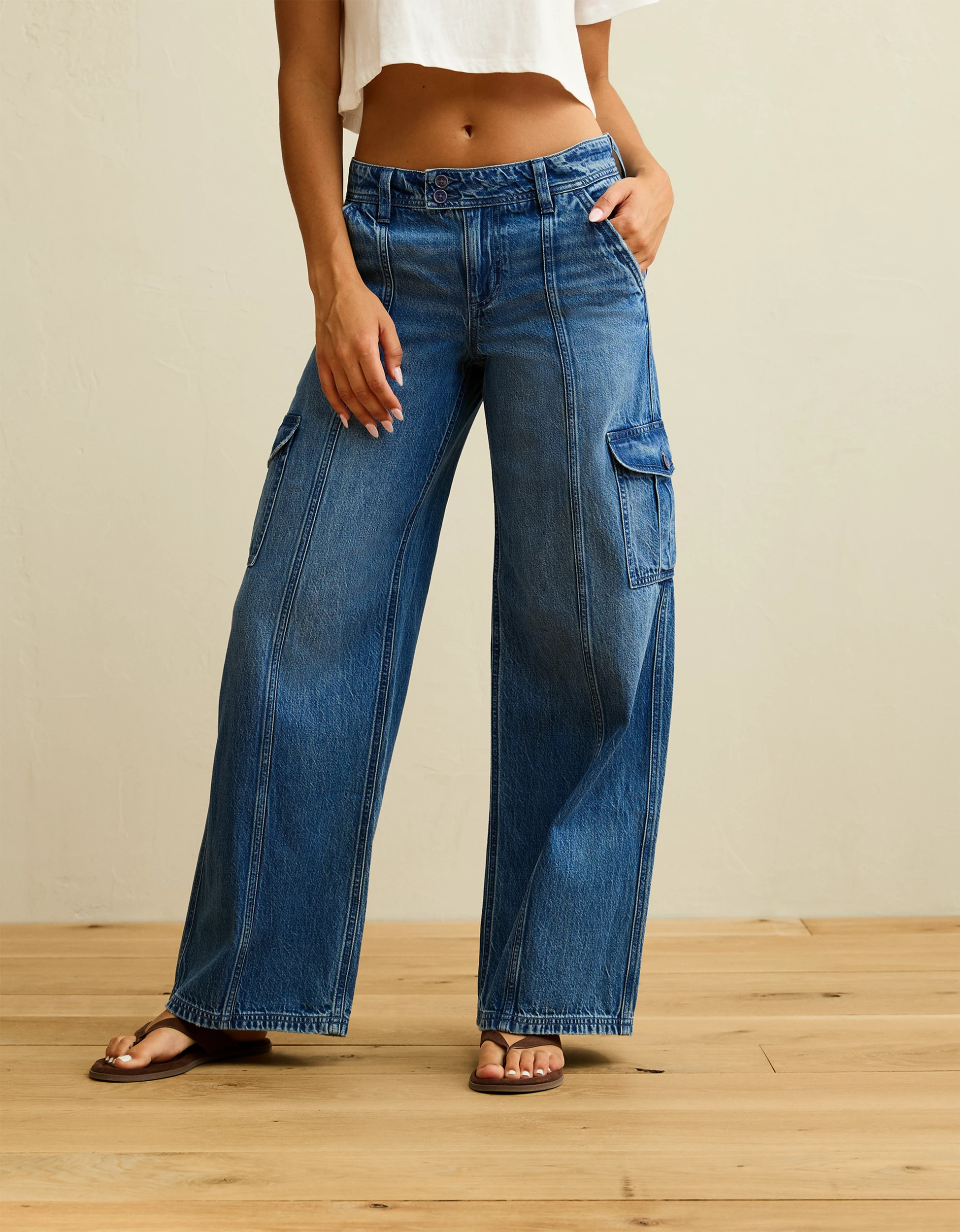 AE Low-Rise Cargo Baggy Ultra-Wide Leg Jean | American Eagle Outfitters (US & CA)