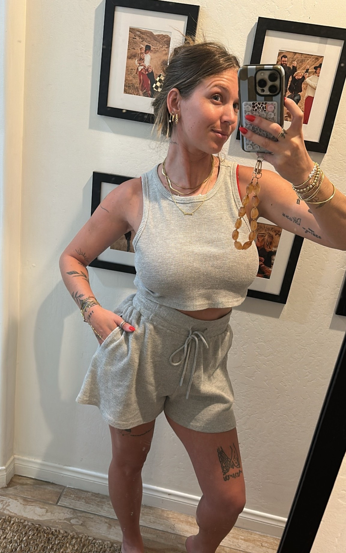 Best summer set to lounge in or run errands! 

Waffle knit, cropped + high waisted drawstring