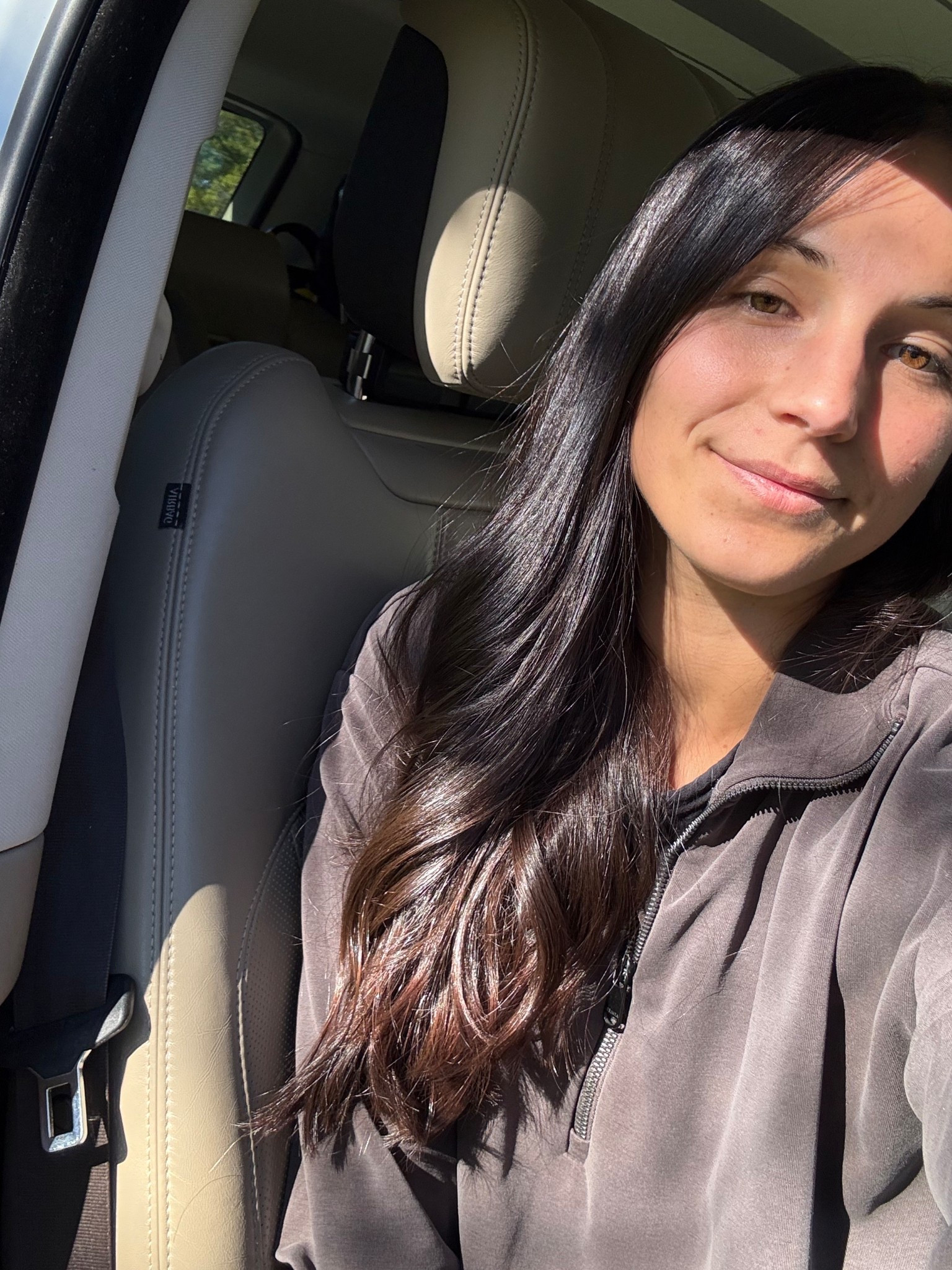 “Please share your hair routine it’s so shiny” 
Gloss every 8 weeks 
Minimal heat
Shampoo, conditioner, hair oil
Genetics 

#LTKBeauty