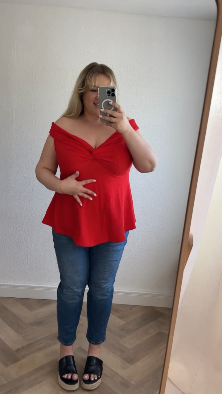 Das perfekte Oberteil ❤️

15 % sparen bei Bon Prix mit dem Code:
bp15san
(Gültigkeit: 10.08. -einschl. 12.08.2026; 15% auf Alles; einmalig einlösbar pro Kundin; gilt in DE App & Webshop)

#plussizefashion #top #oberteil #curvy #denim #jeans

#LTKdeutschland #LTKplussize #LTKworkwear