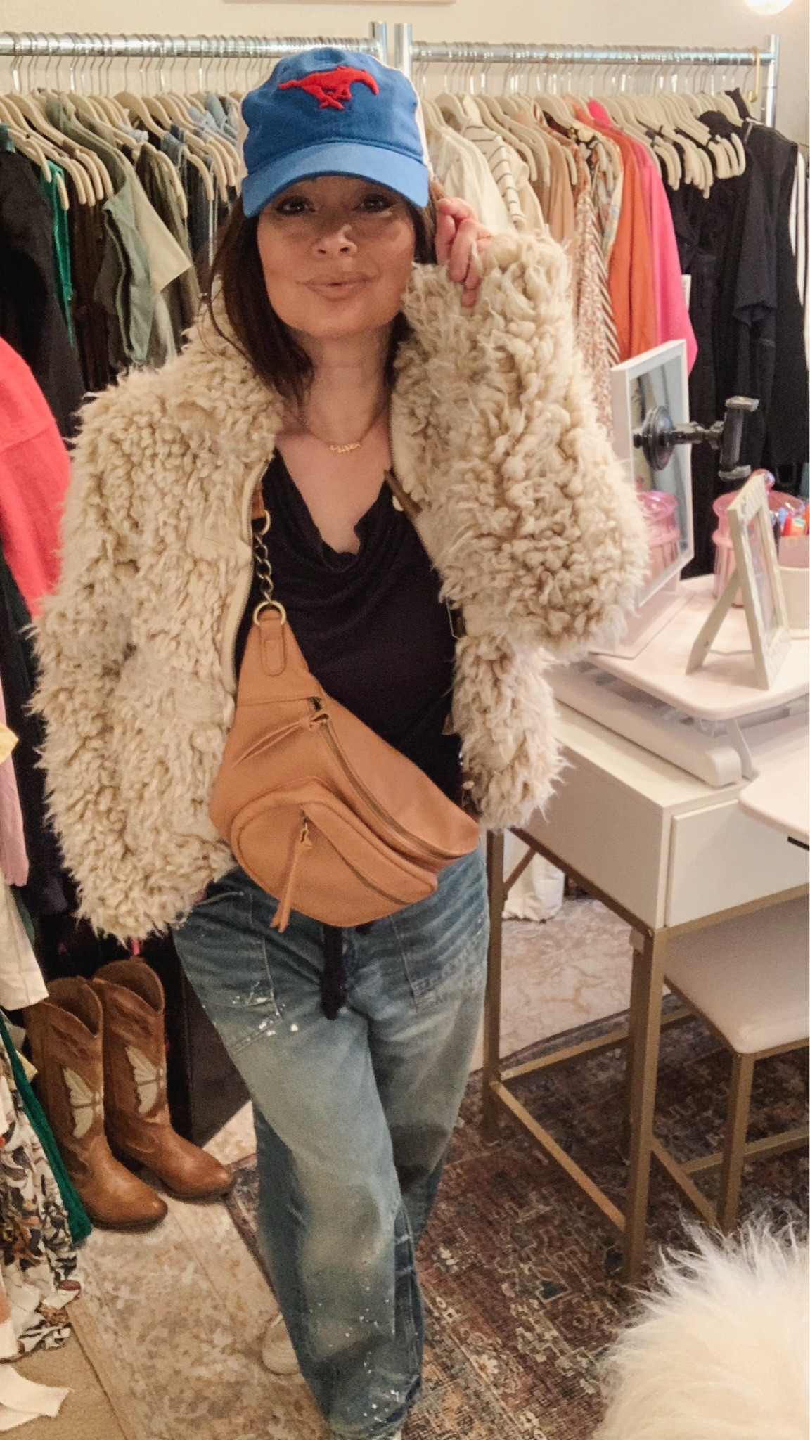 Wearing a size 26 in the jeans fit perfectly 
Size large in the top

When shopping Kinsley Armelle use my Discount Code: ka-countrychichomes

Barrel jeans
Free people


#LTKstyletip #LTKsalealert #LTKbeauty