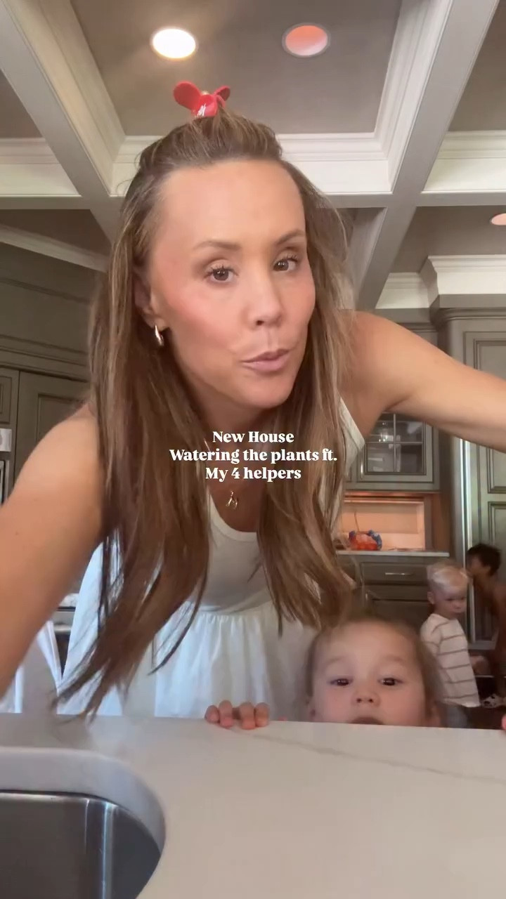 You guys ask how we’re going to keep up with the tasks around the house?? We have 4 helpers!! 🤪😂🤪😂 we have two plants outside now, but getting more and now need 3 more watering cans so I can just let the kids loose!!


#LTKSeasonal #LTKFamily #LTKHome